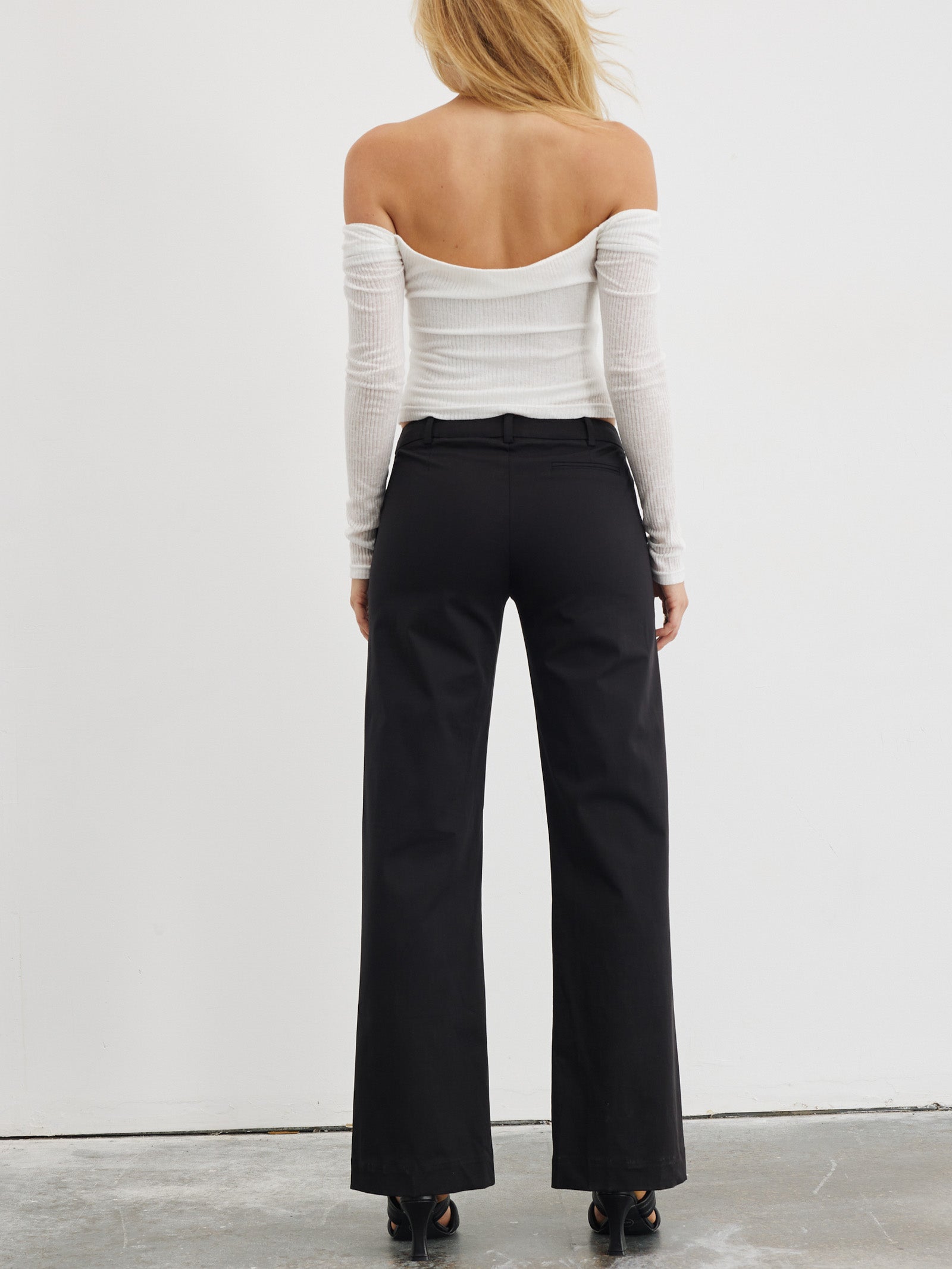 Tamsyn Low Rise Pants in Black