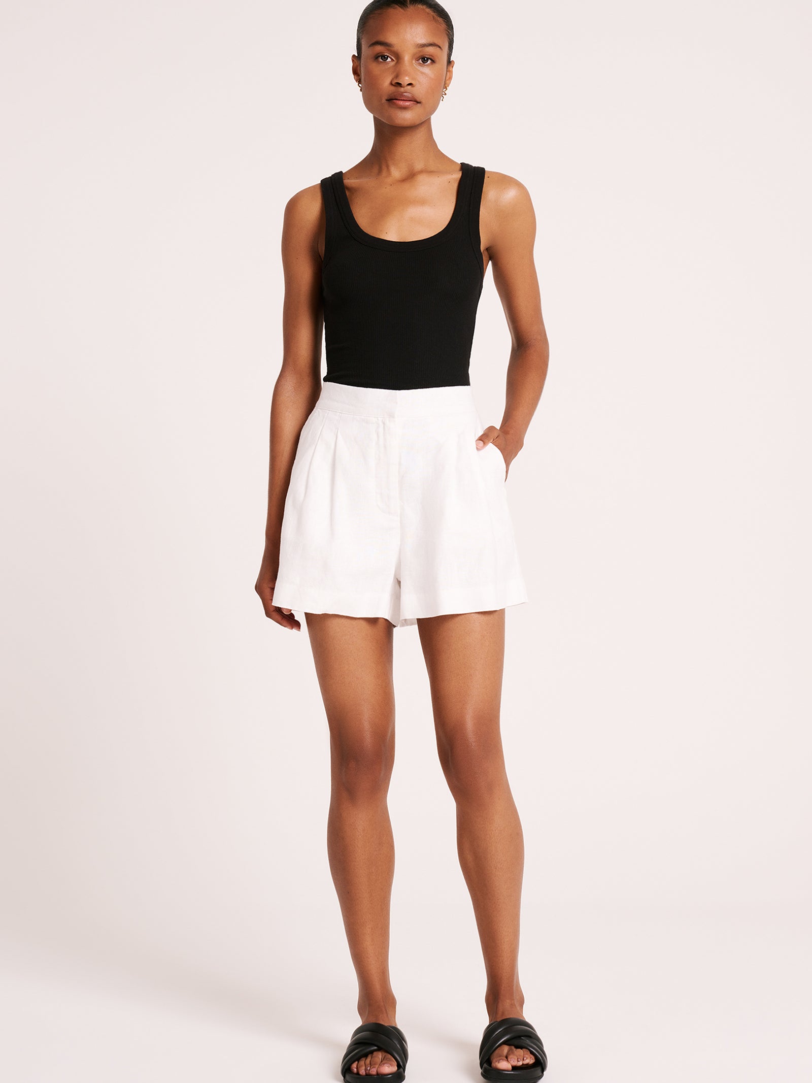 Thilda Tailored Shorts in White