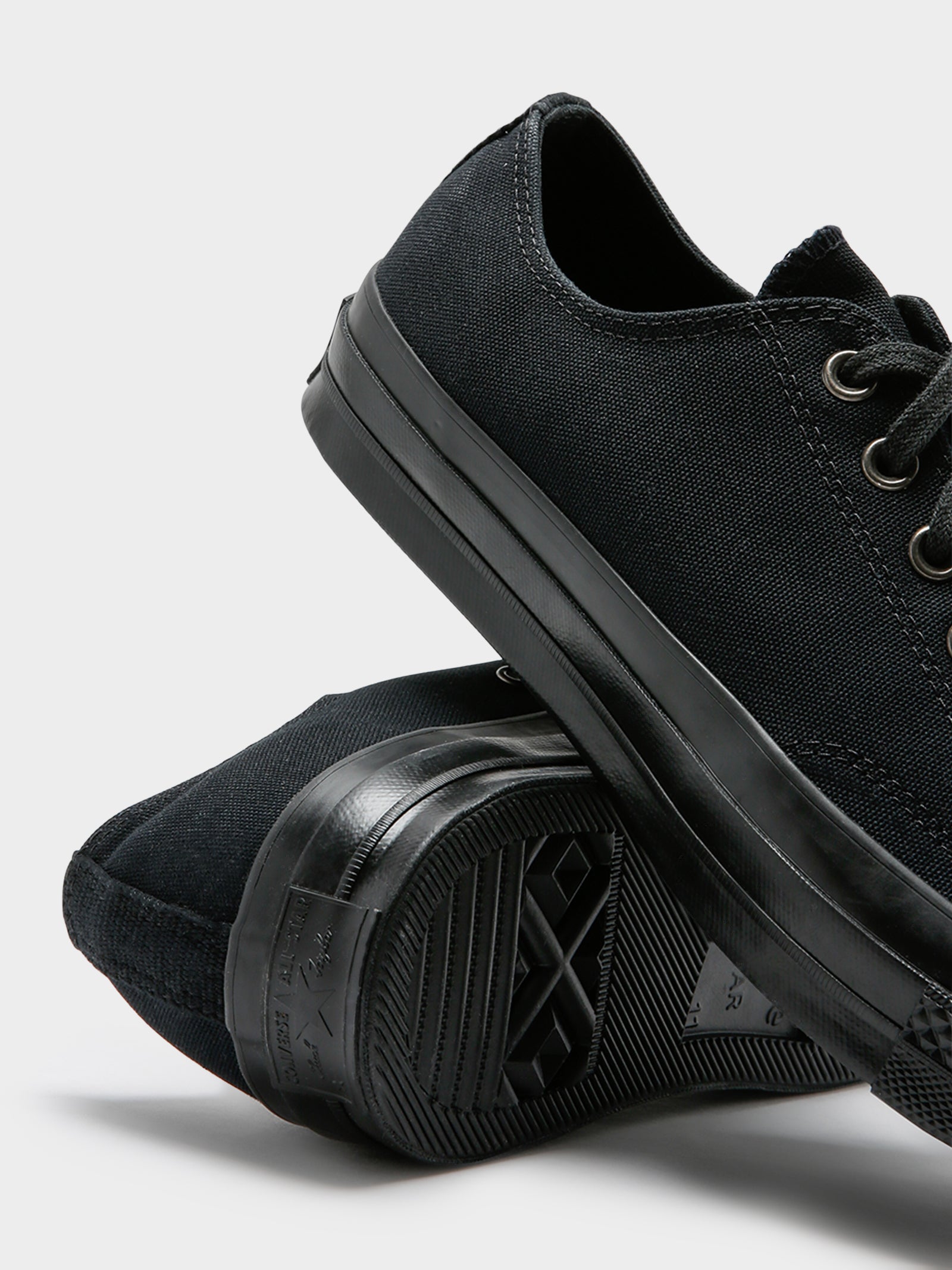 Unisex Chuck 70 Low Top Sneakers in Ox Vintage Black