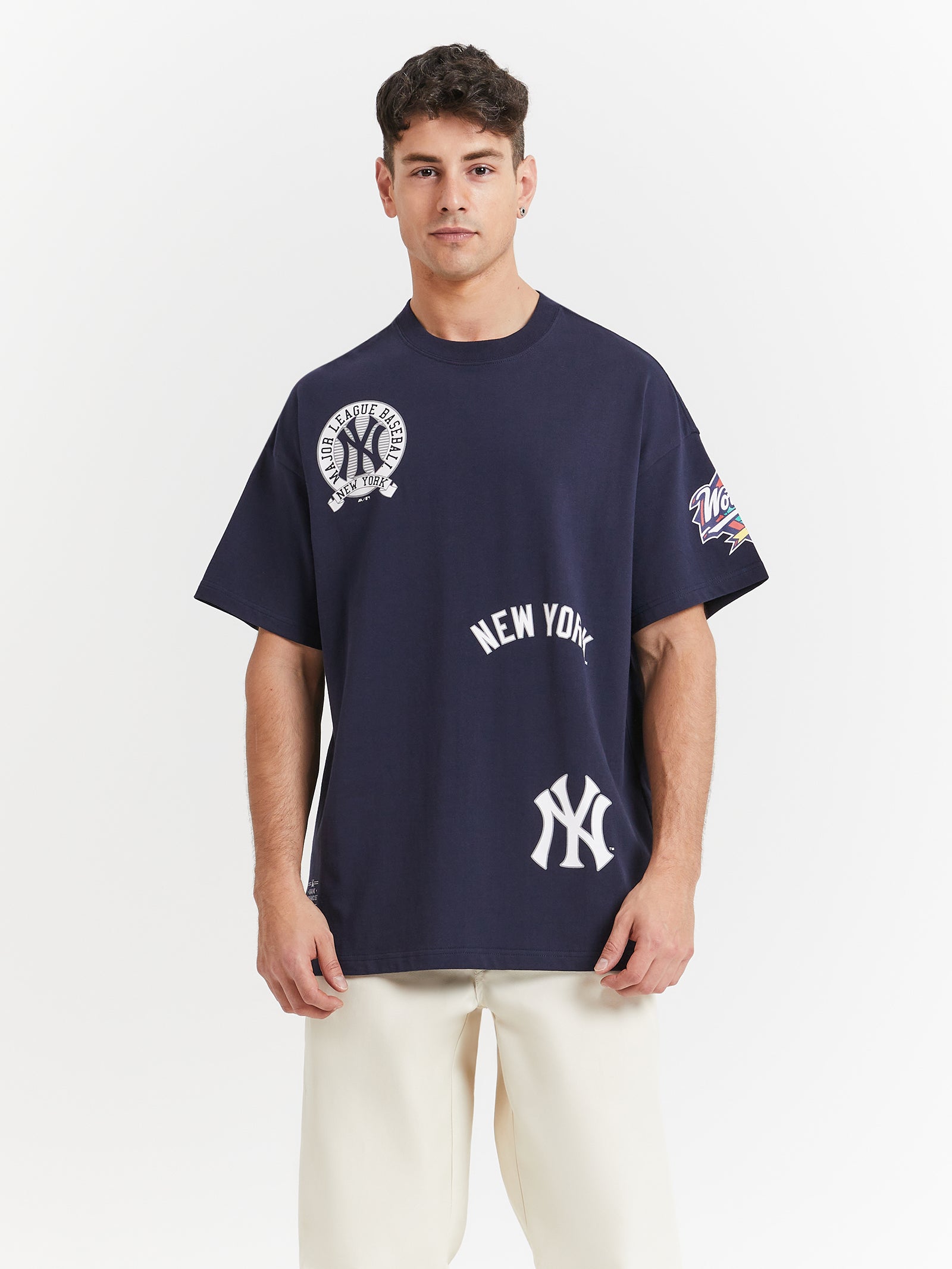 New York Yankees Crest Hit Boxy Oversized T-Shirt in True Navy