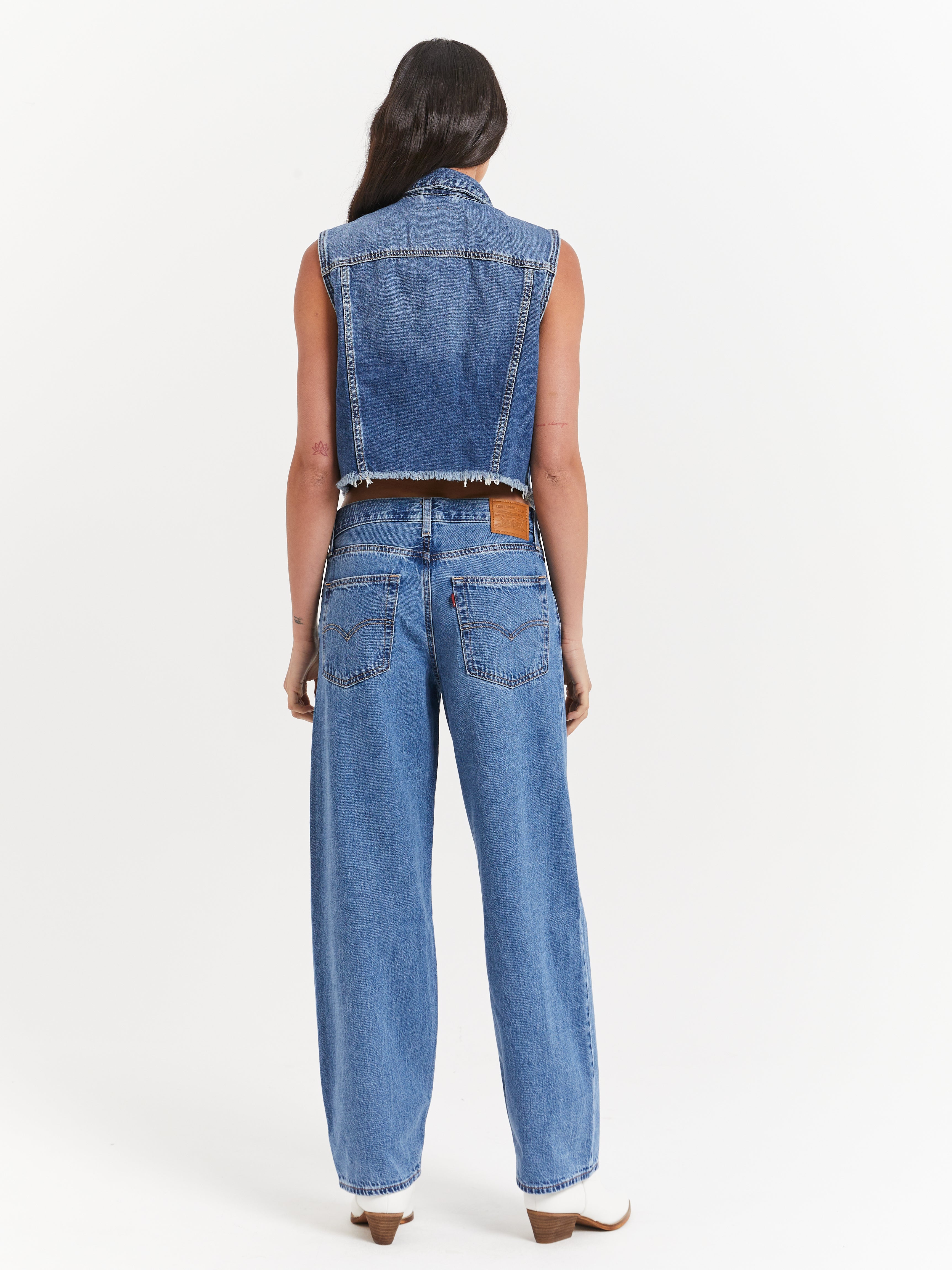 Ribcage Straight Ankle Jeans in Valley Blue