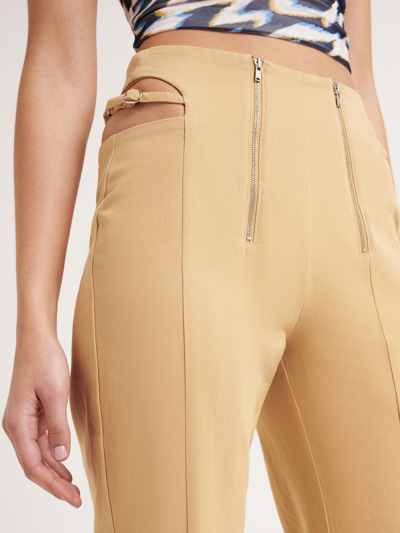 Rhea Tailored Pants in Sand