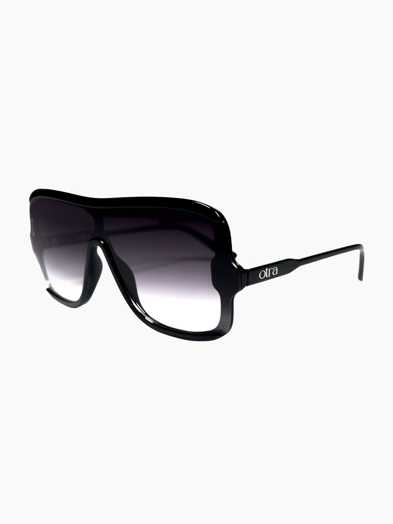 Jagger Sunglasses in Black & Smoke Fade