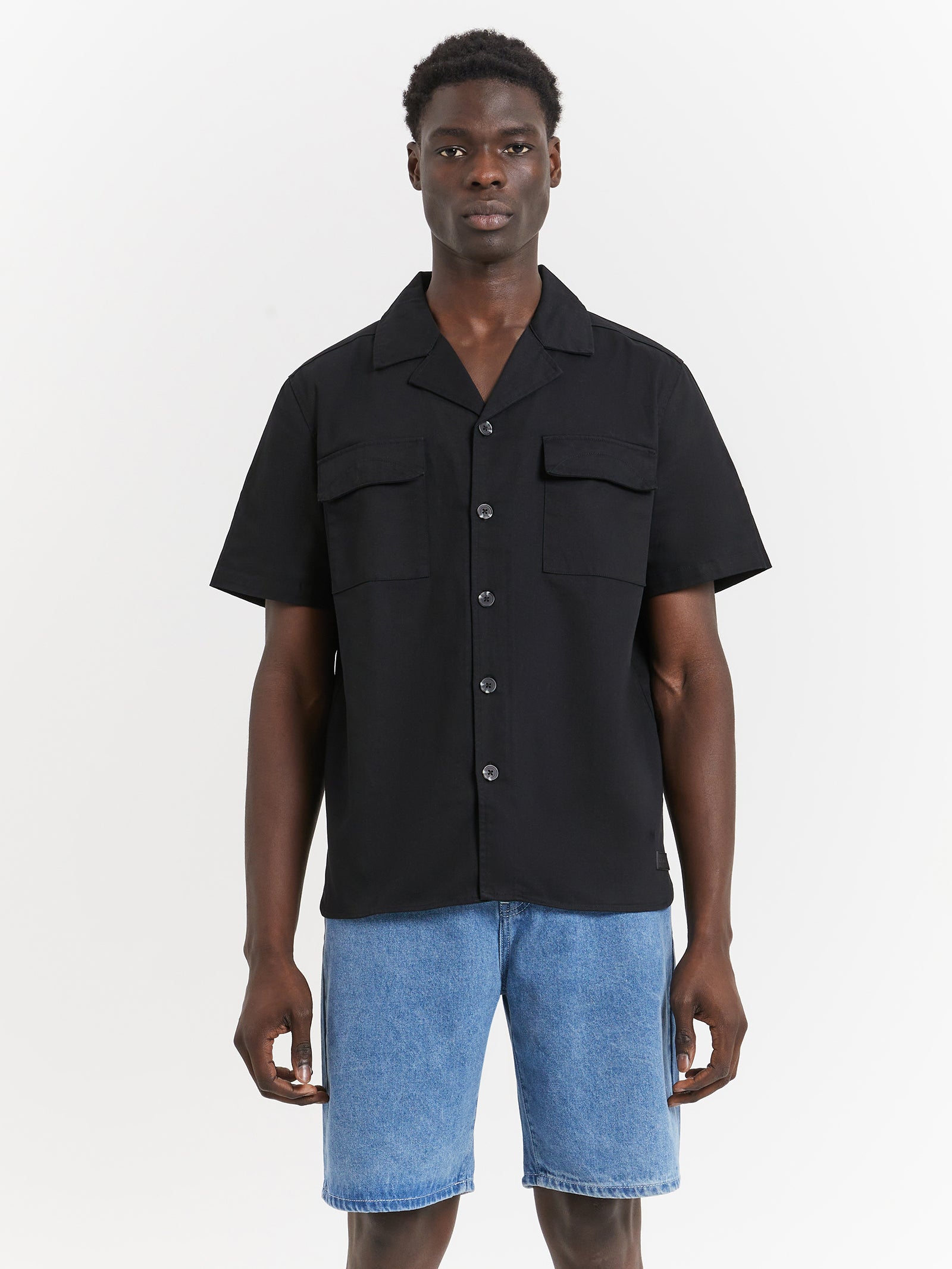 Pacific Short Sleeve Shirt in Black