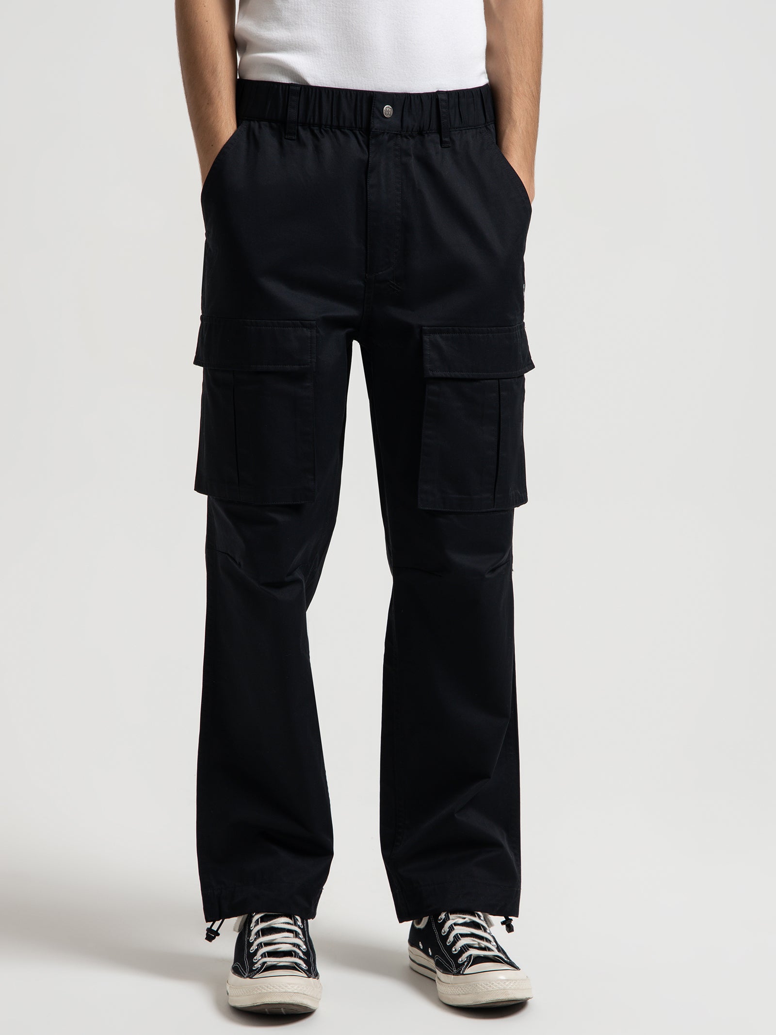 Fugitive Cargo Pants in True Black