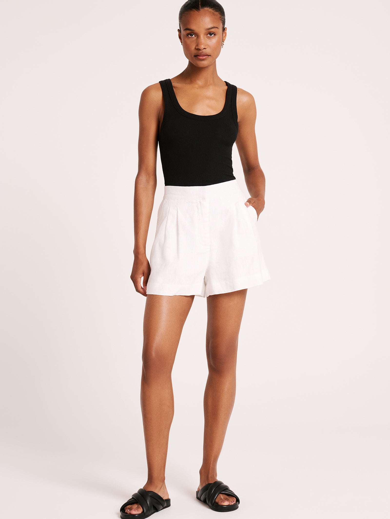 Thilda Tailored Shorts in White