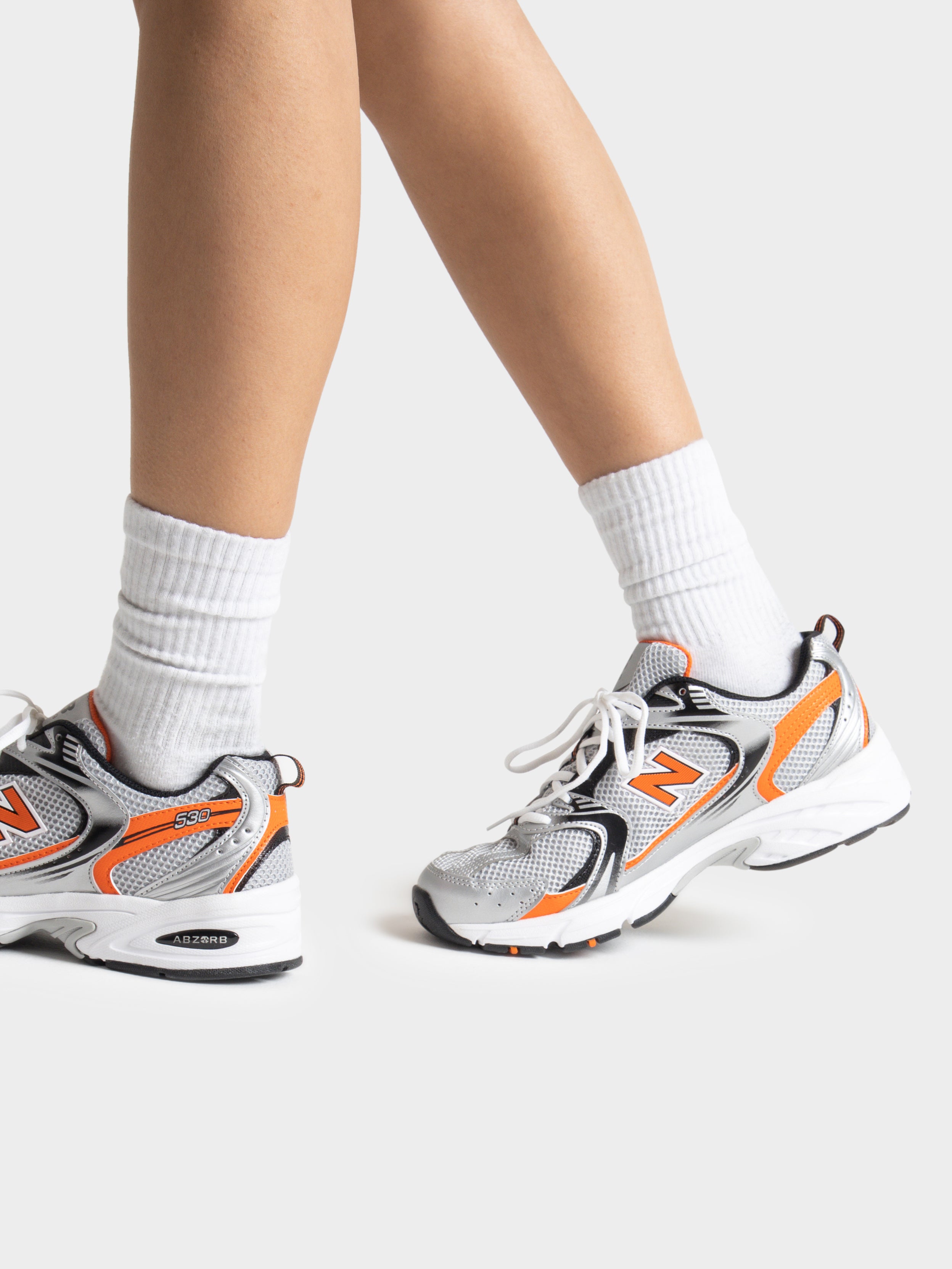 Unisex 530 Sneakers in White & Orange