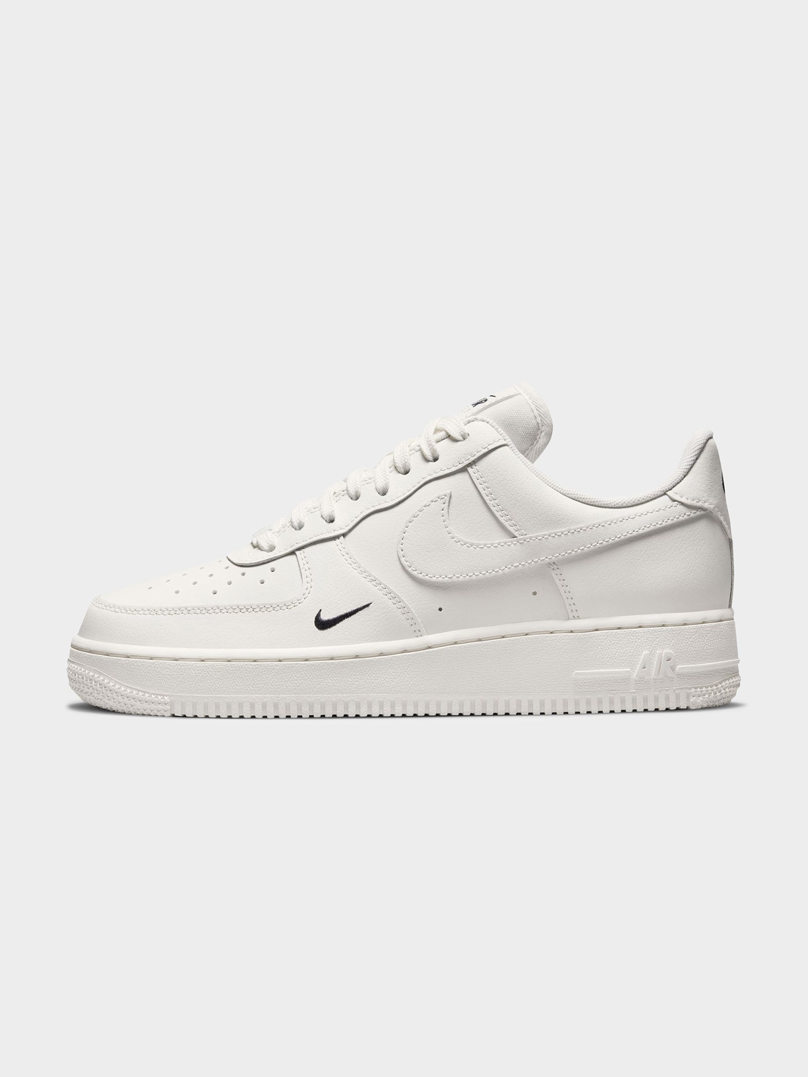 Womens Nike Air Force 1 07 Sneaker