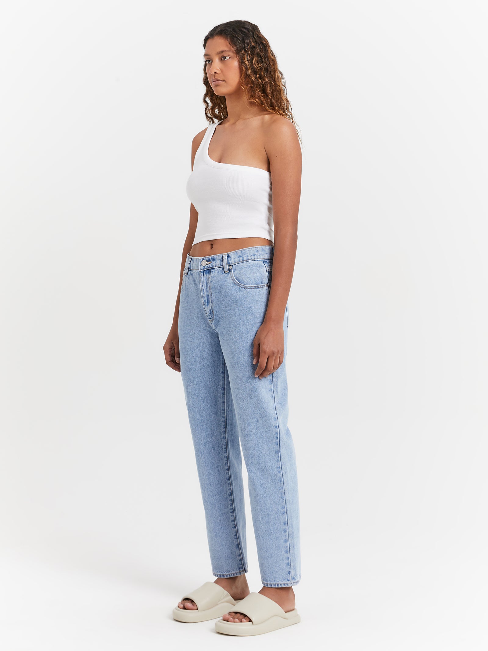 95 Mid Straight Crop Jeans in Walkaway