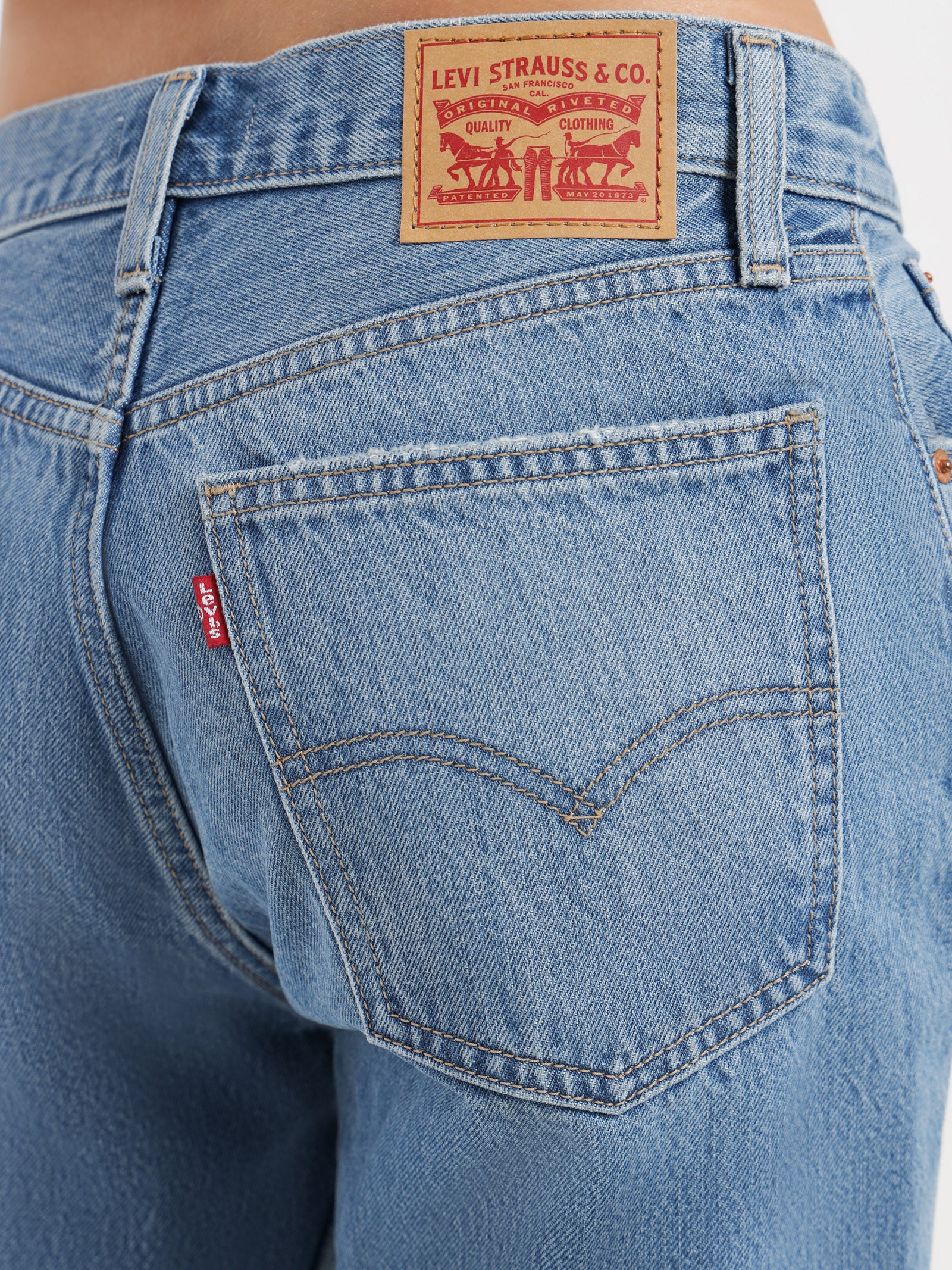 Low Pro Straight Jeans in Go Ahead Blue