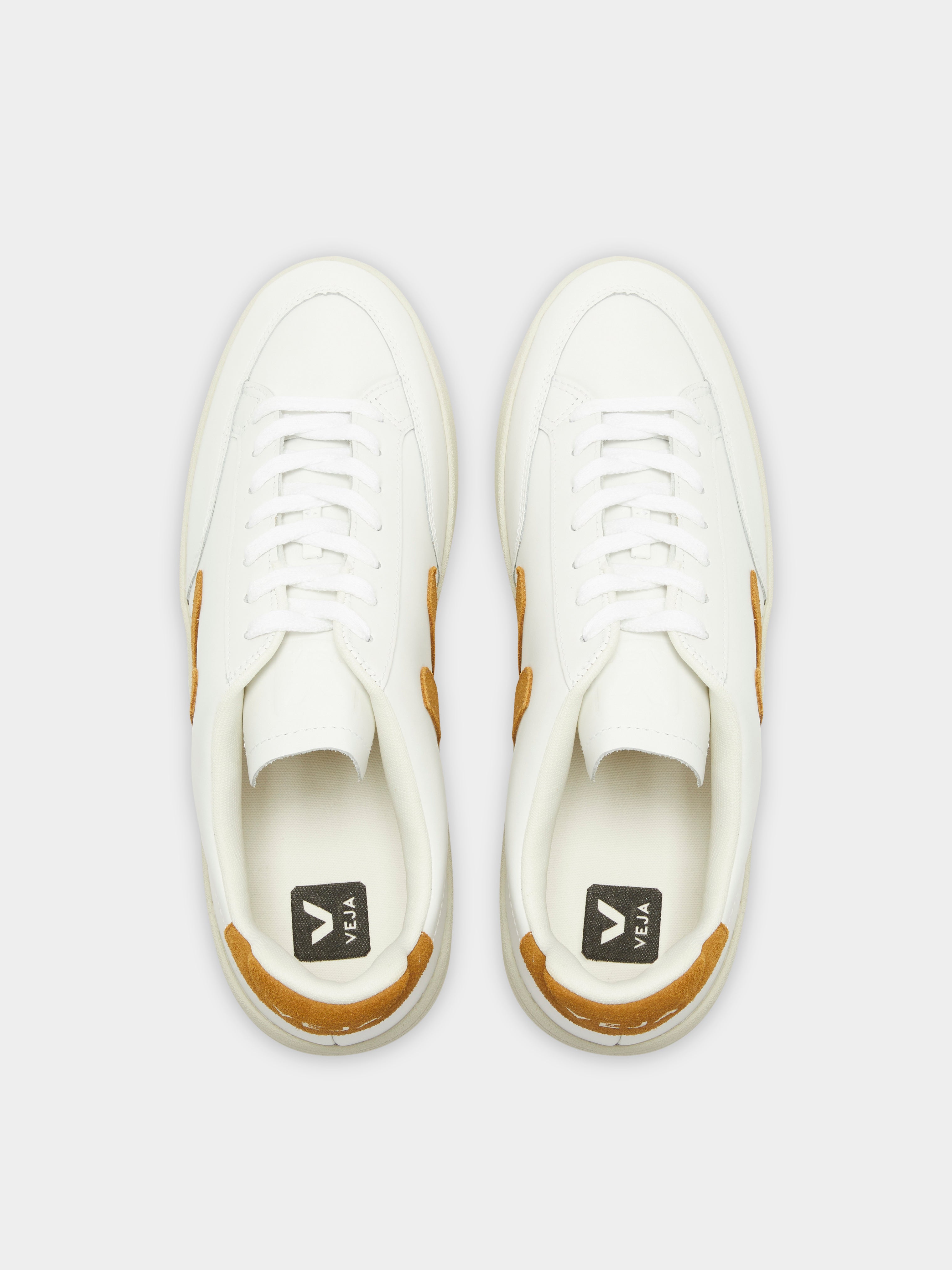 Unisex V10 Leather Sneakers in White & Camel