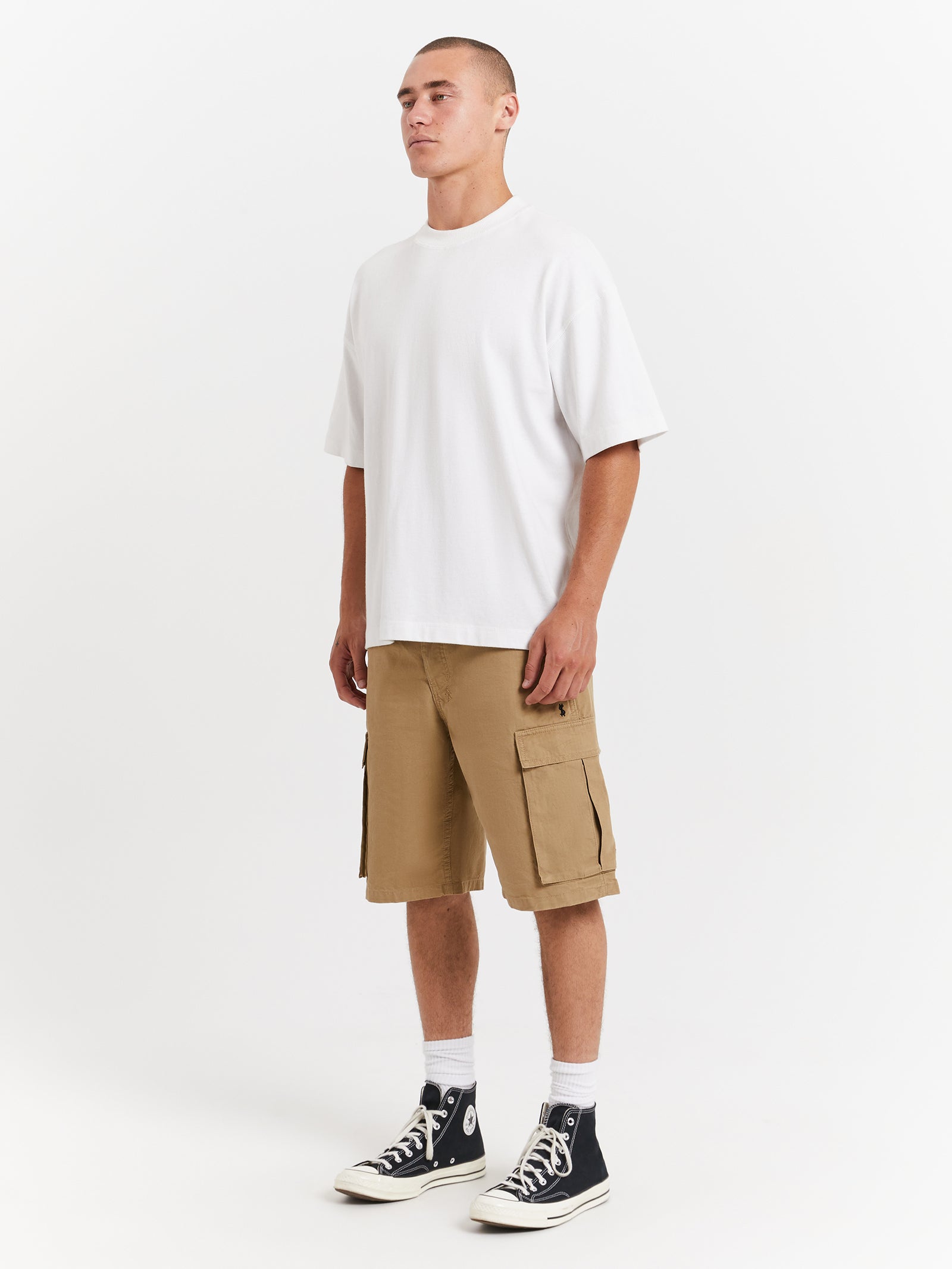 Fugitive Cargo Shorts in Dark Tan