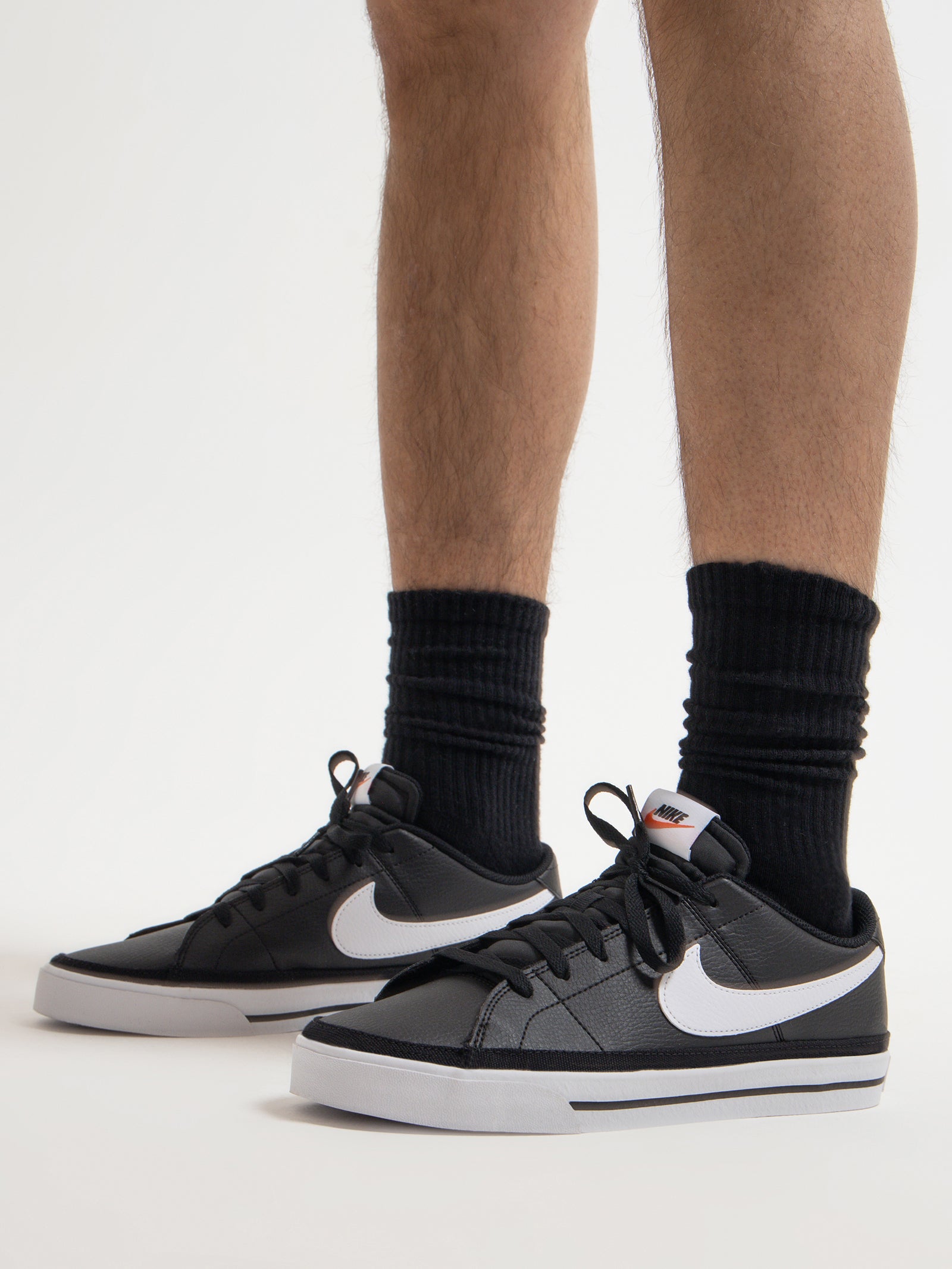 Mens Court Legacy Sneakers in Black & White