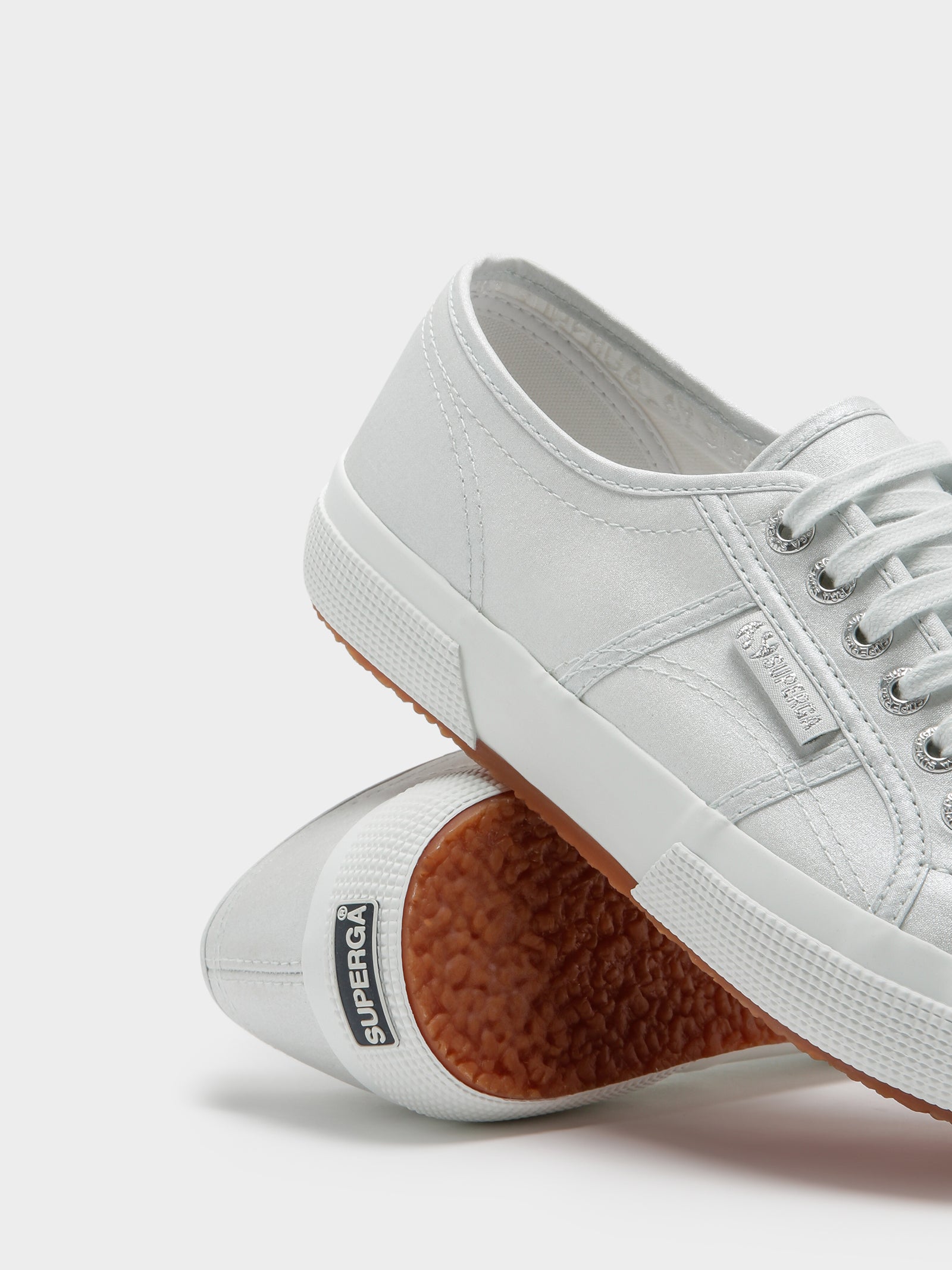 Womens 2750 Pearl Canvas Sneakers in Silver & White