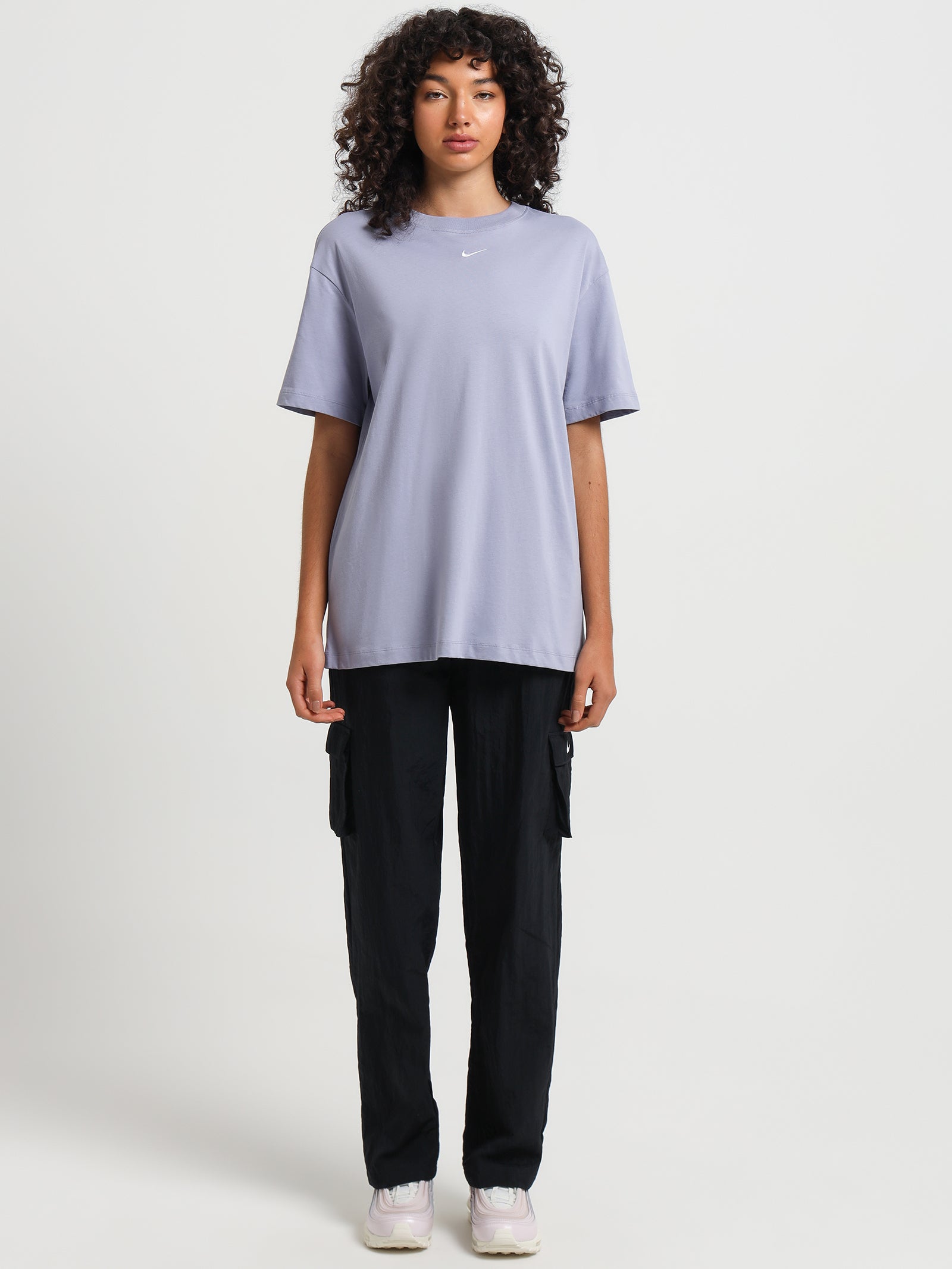 Sportswear Essentials Boyfriend T-Shirt in Indigo Haze & White