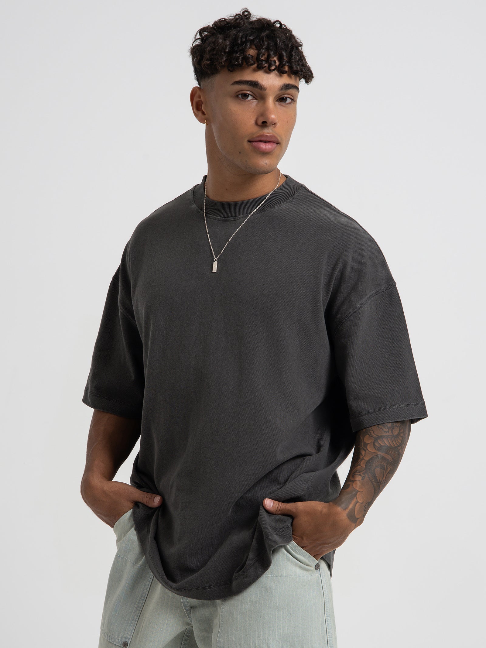 Cartel Classic T-Shirt in Washed Black