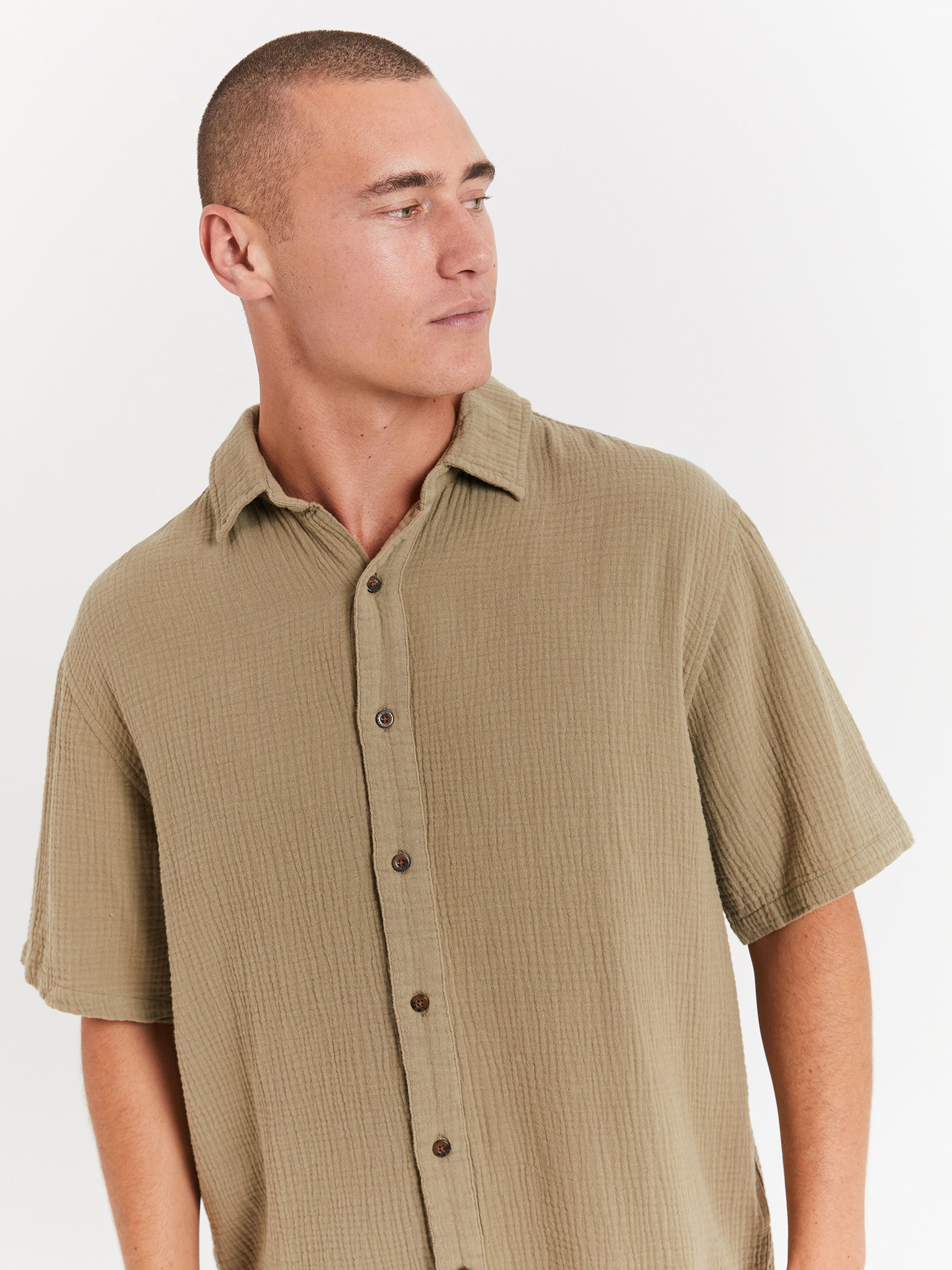 Minimal Seersucker Short Sleeve Shirt in Aloe