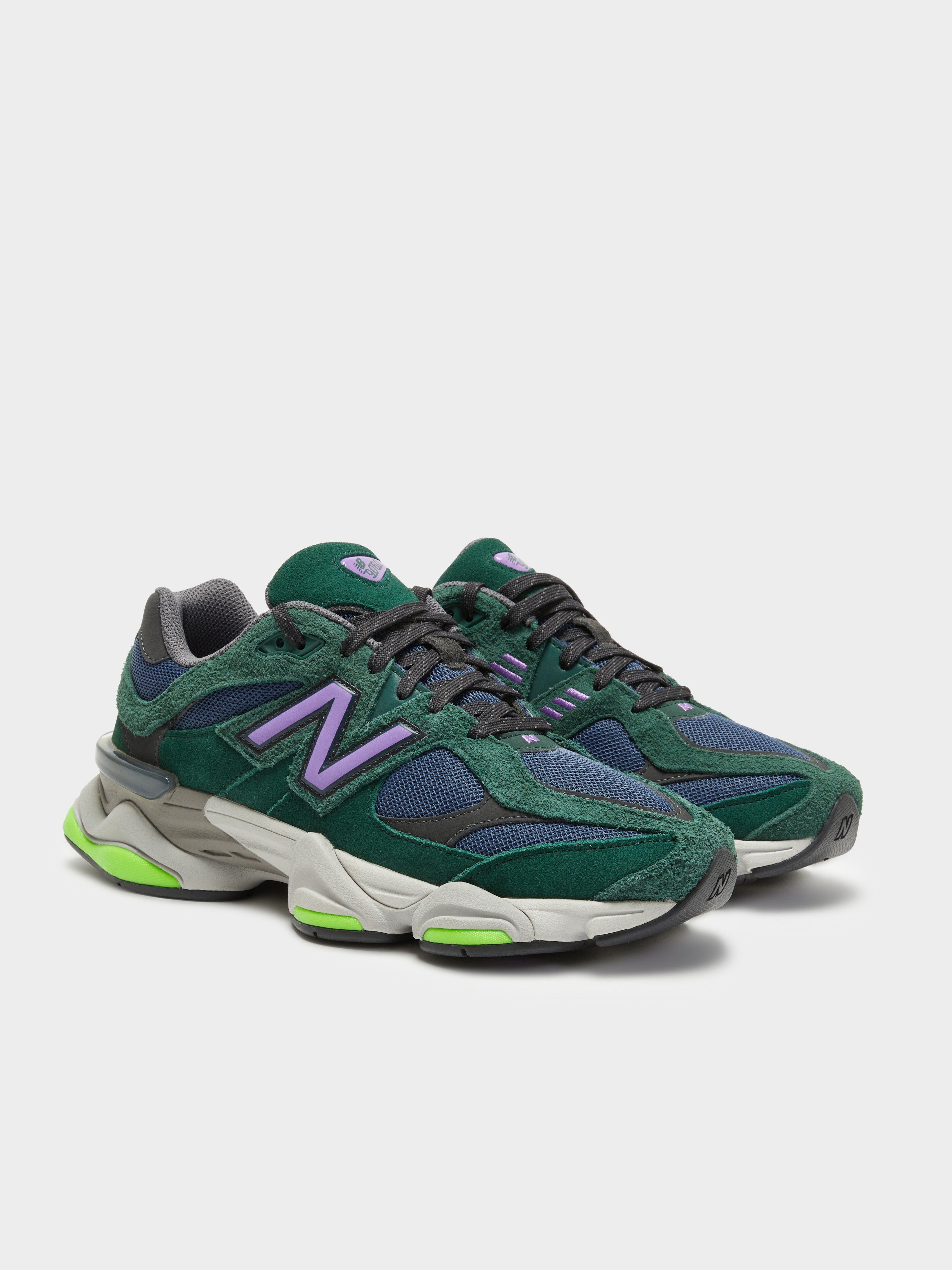 Unisex 9060 Sneakers in Nightwatch Green