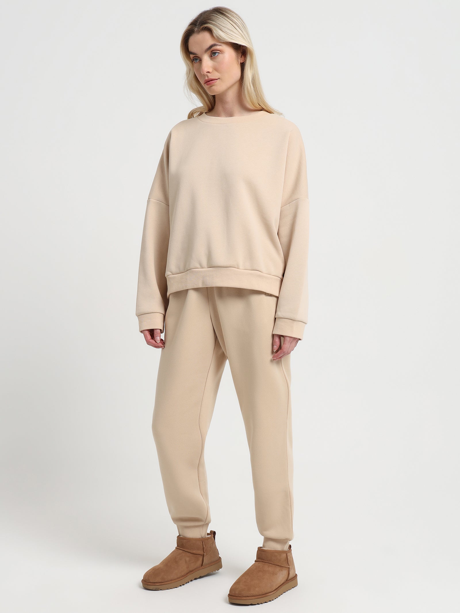 Carter Classic Oversized Sweat in Sand