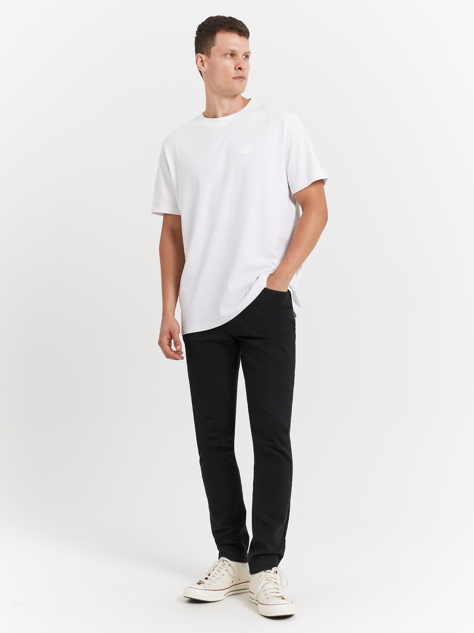 Ray Tapered Jeans in Northern Black