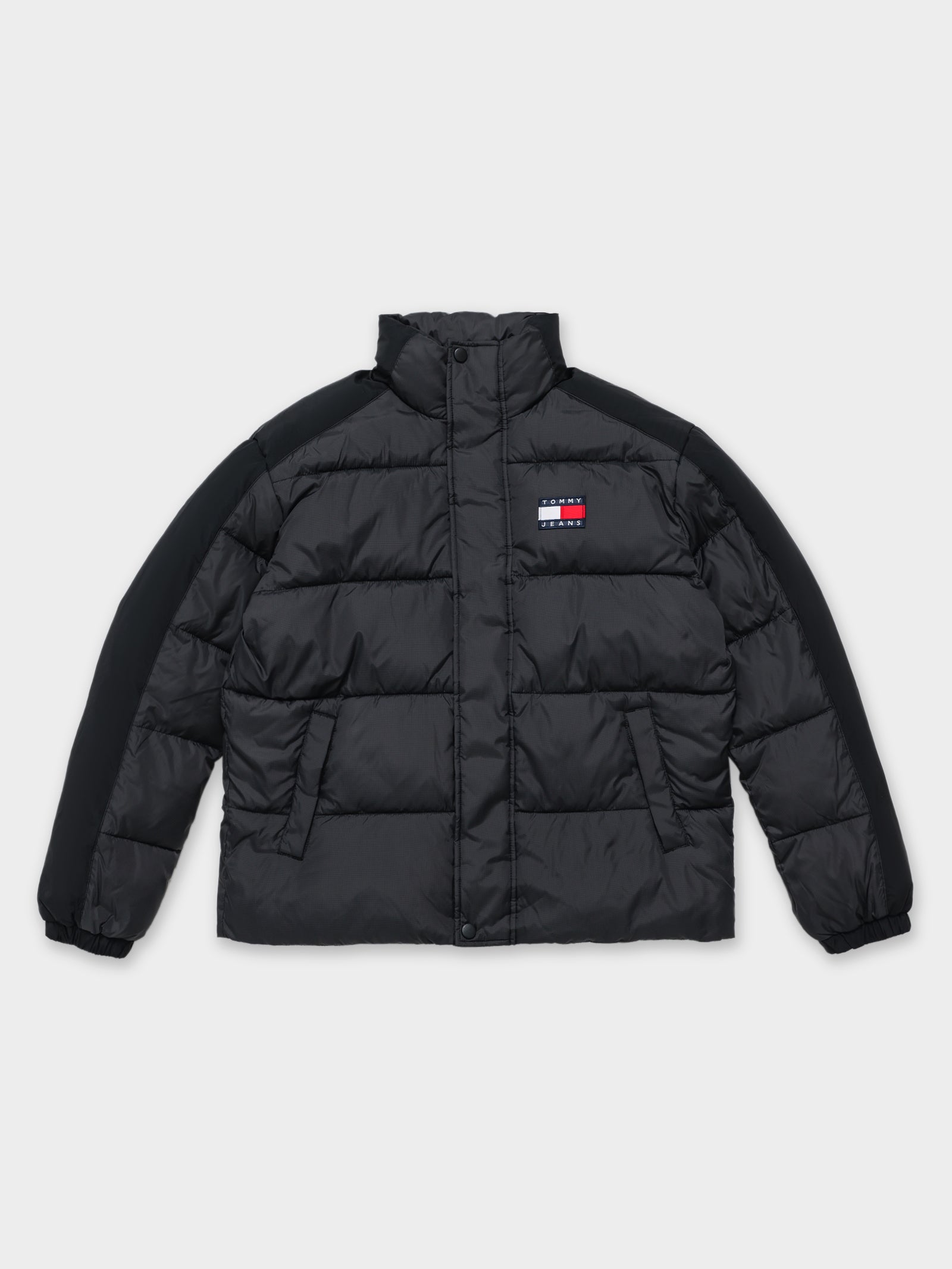 Tonal Badge Puffer Jacket in Black