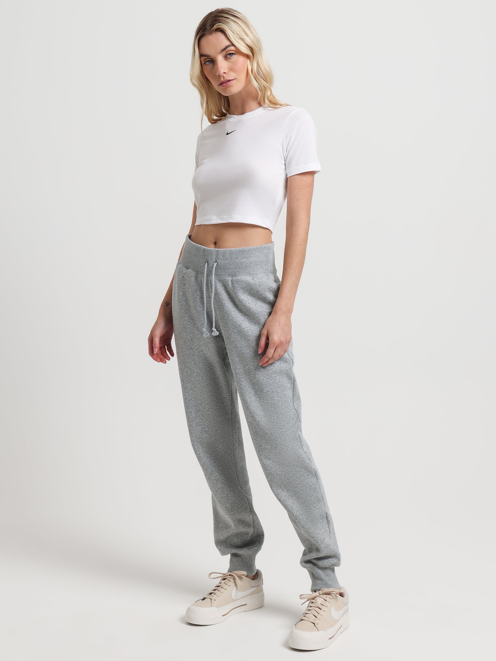 Sportswear Essential Slim Fit Crop T-Shirt in White