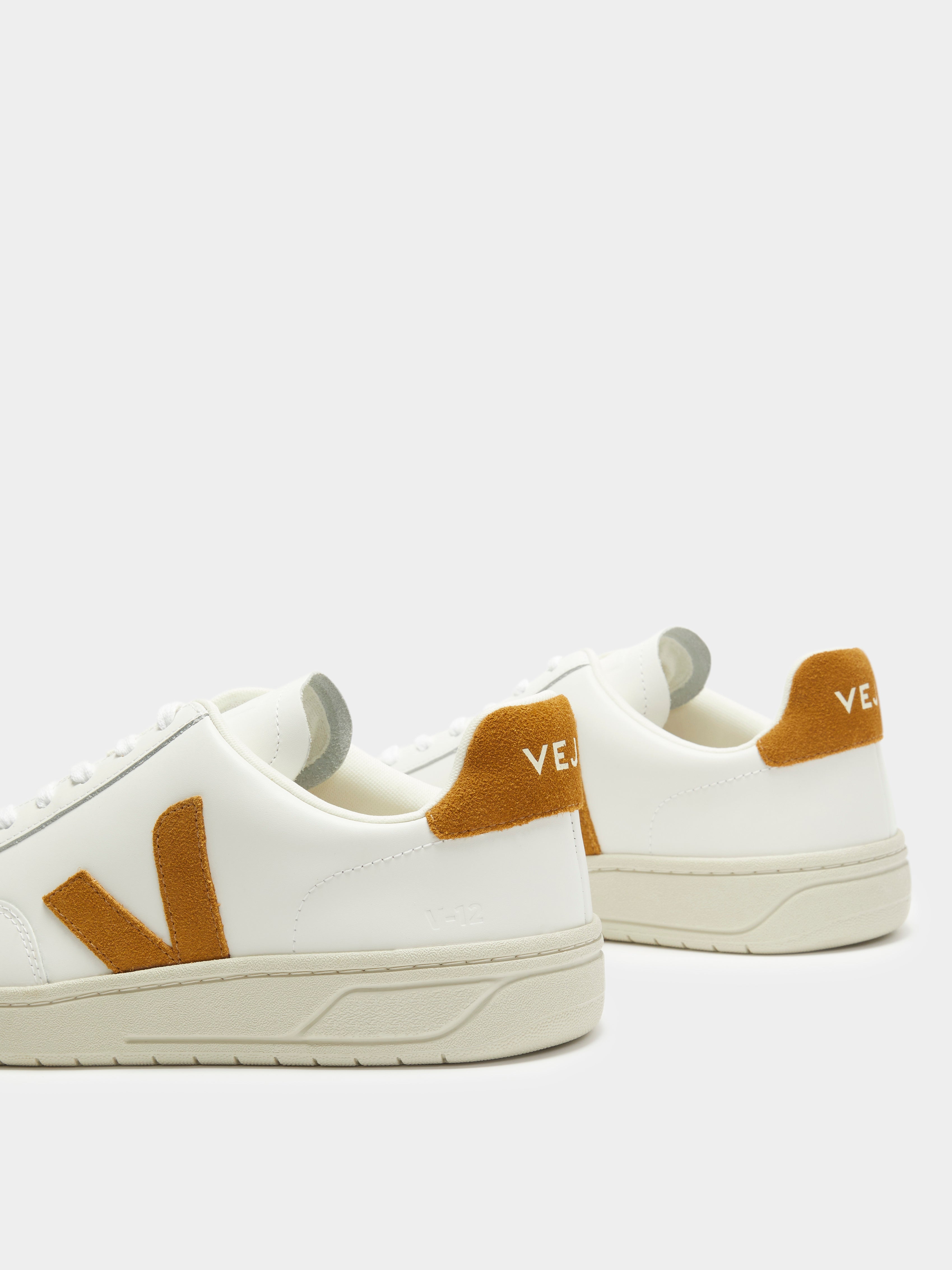 Unisex V10 Leather Sneakers in White & Camel