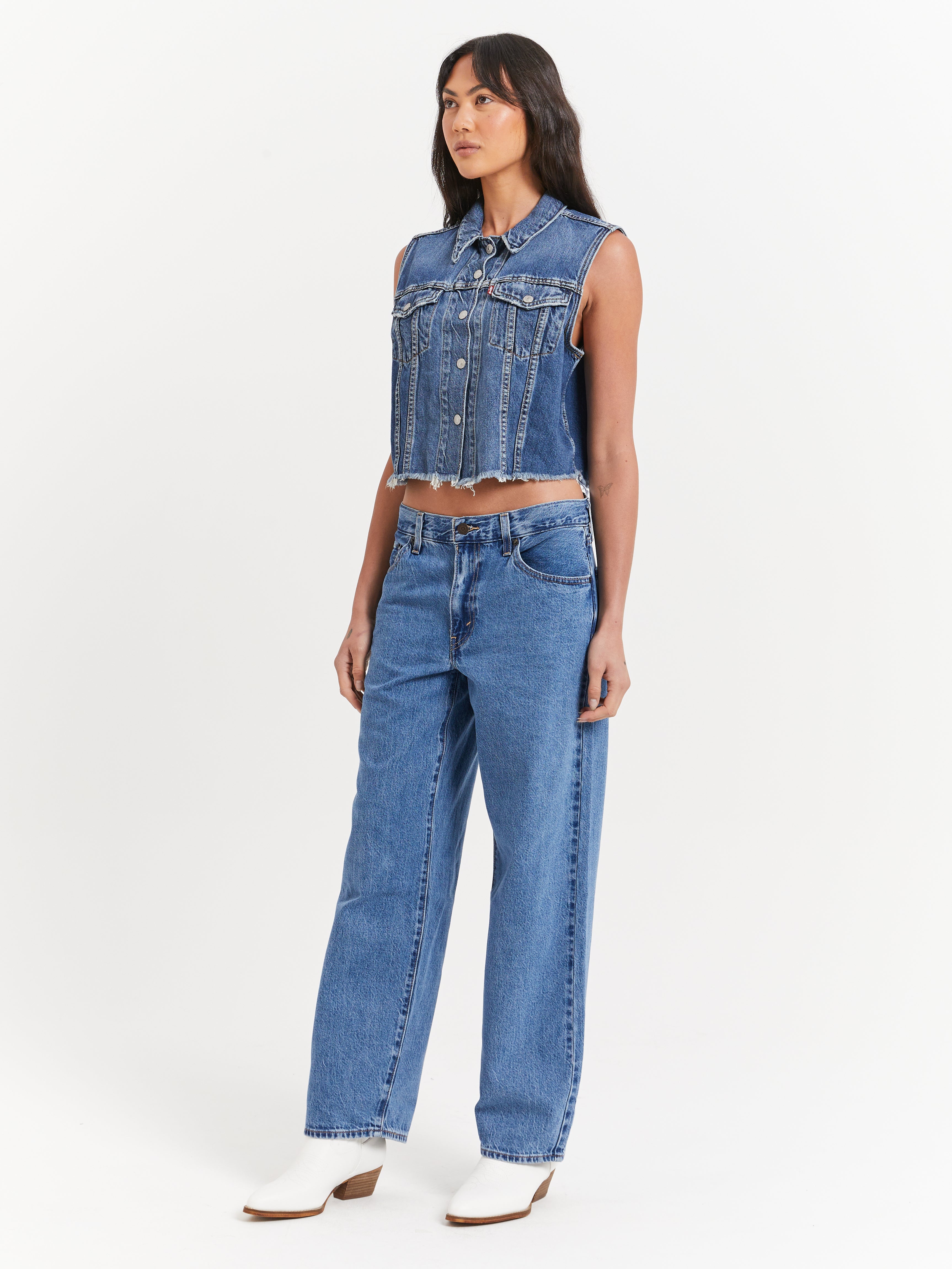 Ribcage Straight Ankle Jeans in Valley Blue