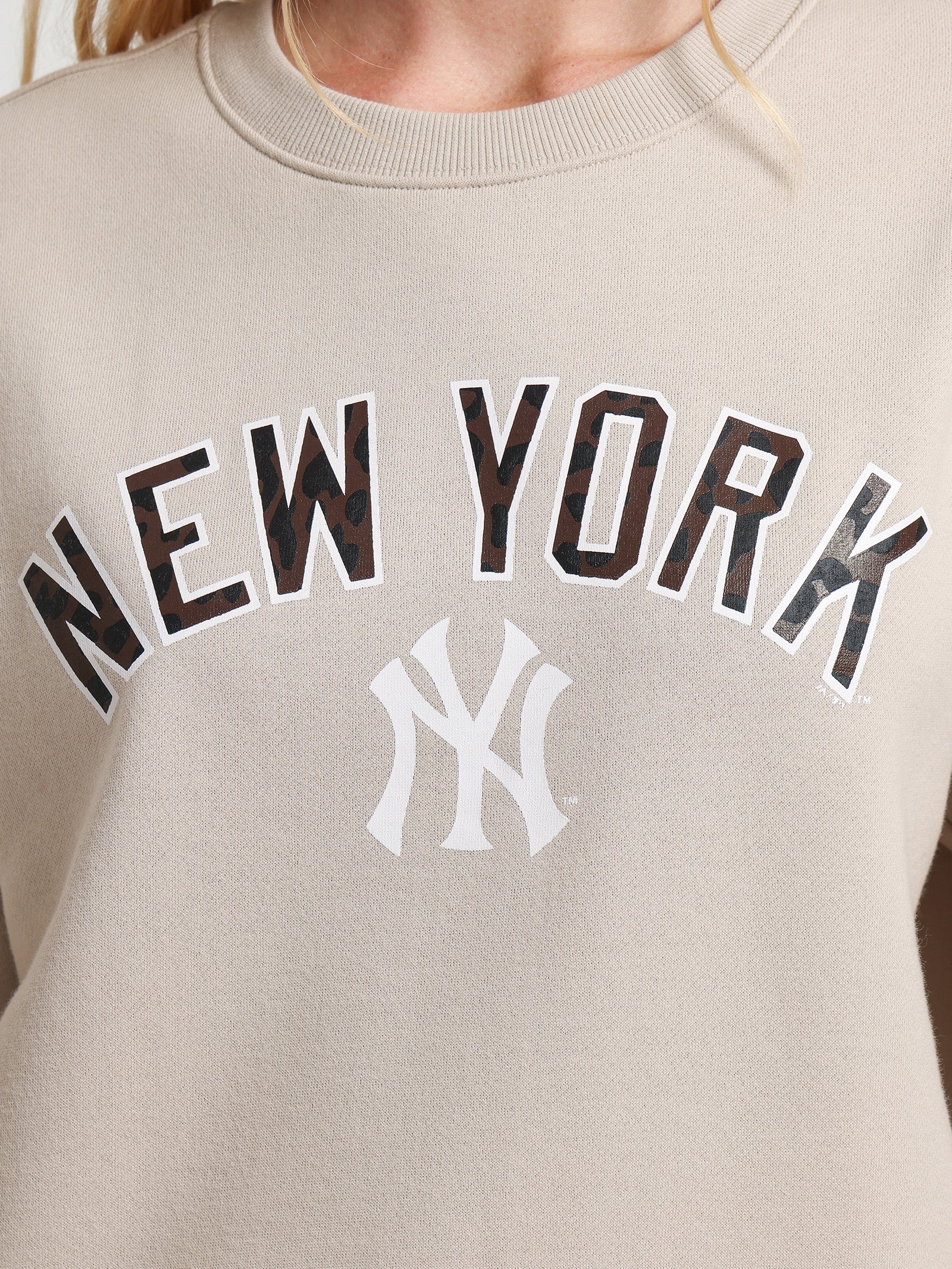 New York Yankees Animal Arch Crew in Pumice