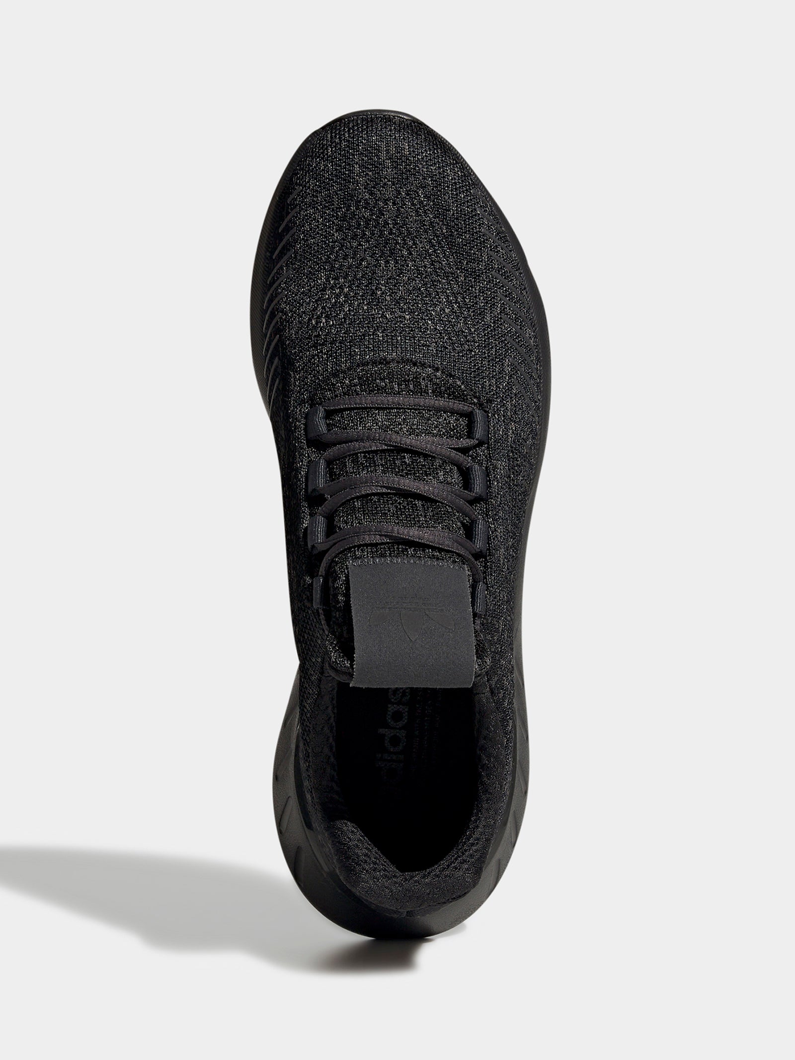 Unisex Swift Run 22 Sneakers in Black