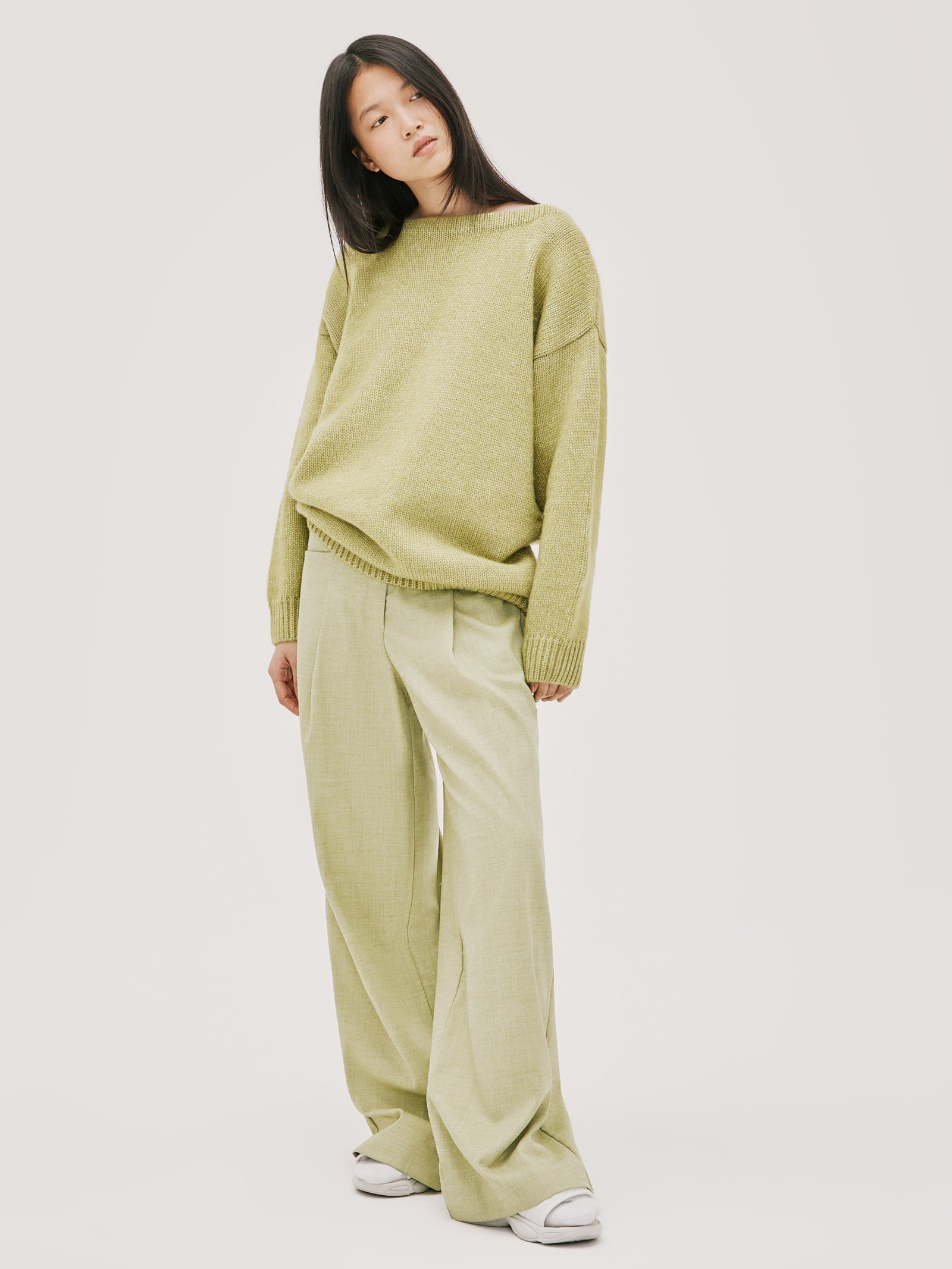 Sare Slouch Sweater in Aloe