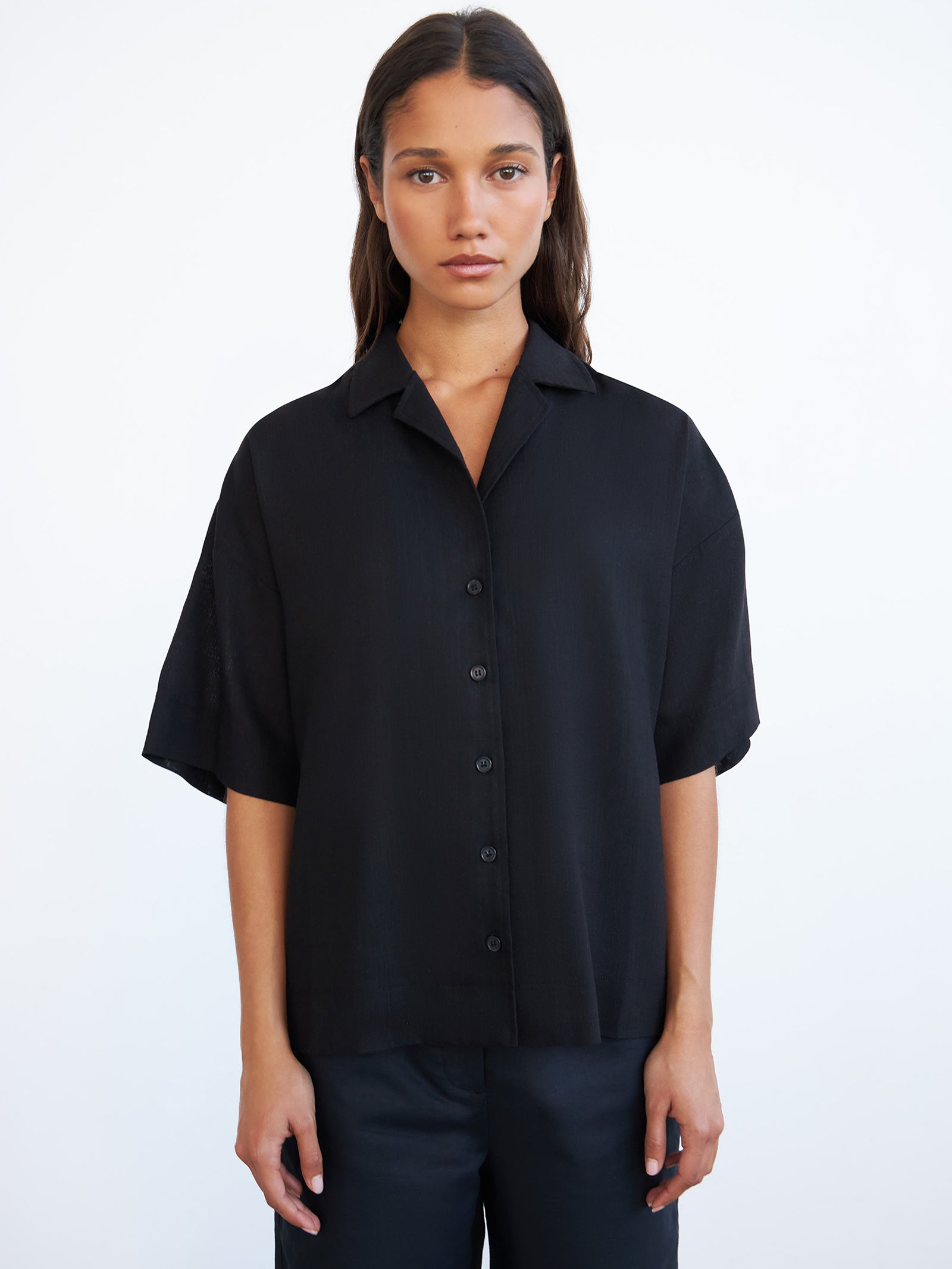 L&R Boxy Shirt In Black