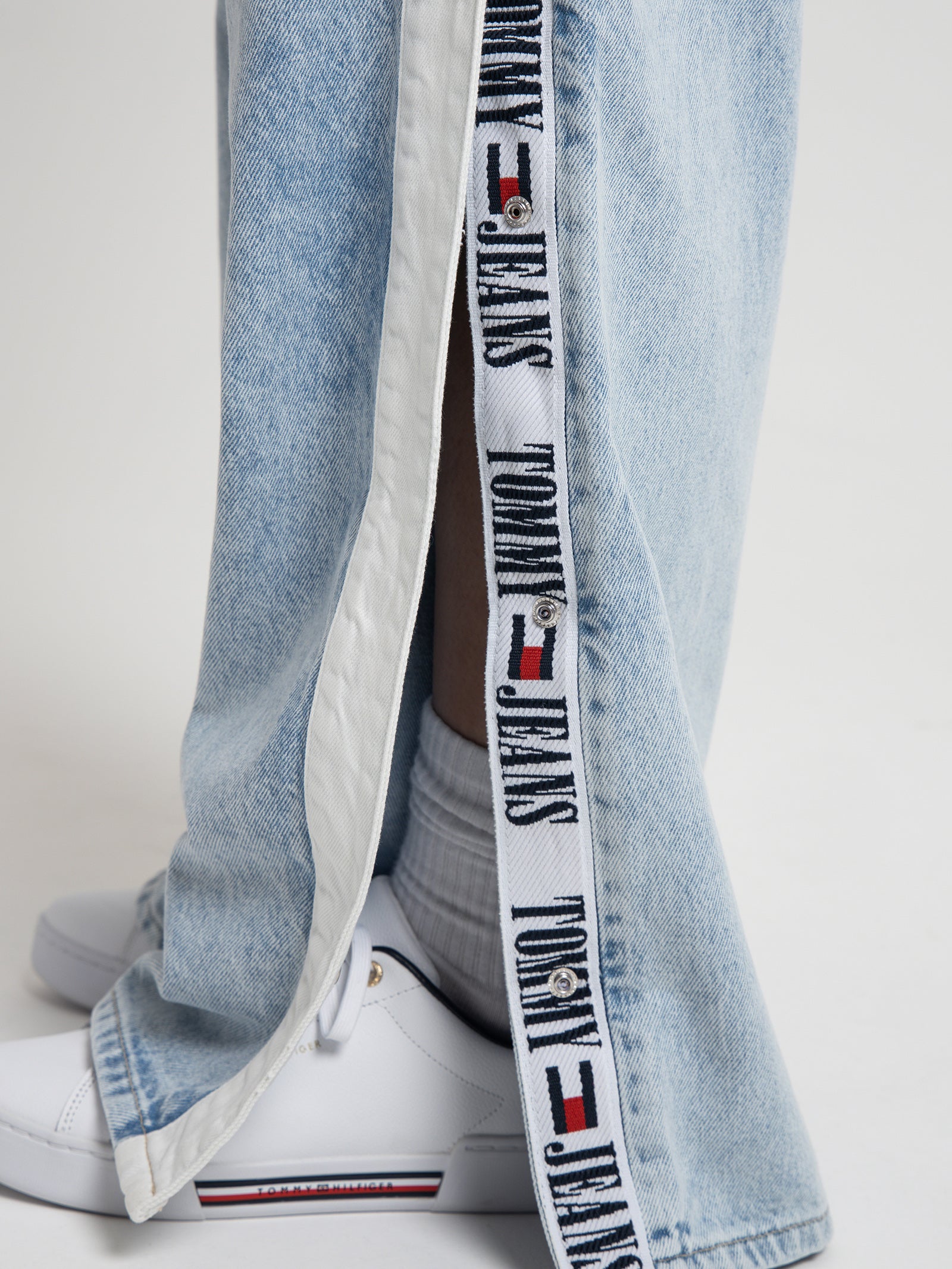 Claire High-Rise Wide-Leg Recycled Jeans in Denim Light