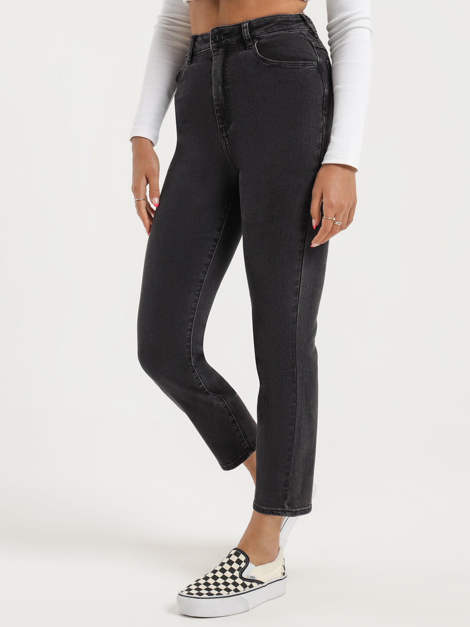 94 High Rise Slim Leg Mom Jeans in Black Denim