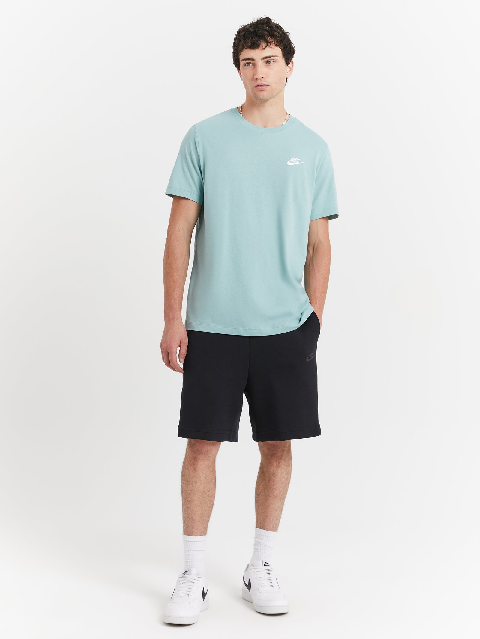 Sportswear Club T-Shirt in Mineral