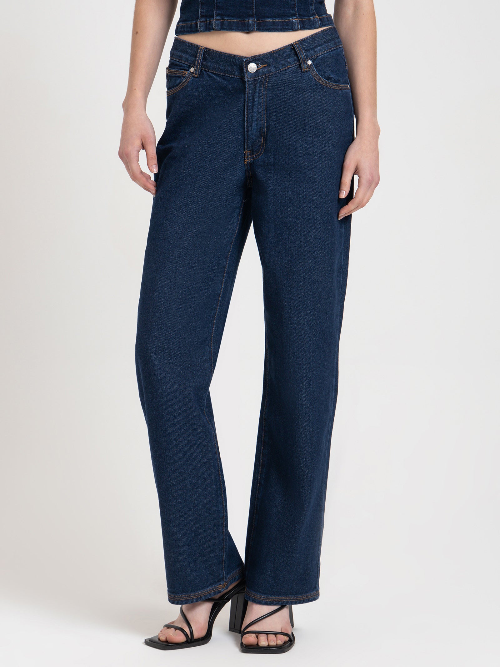 Hailey V Front Jeans in Indigo