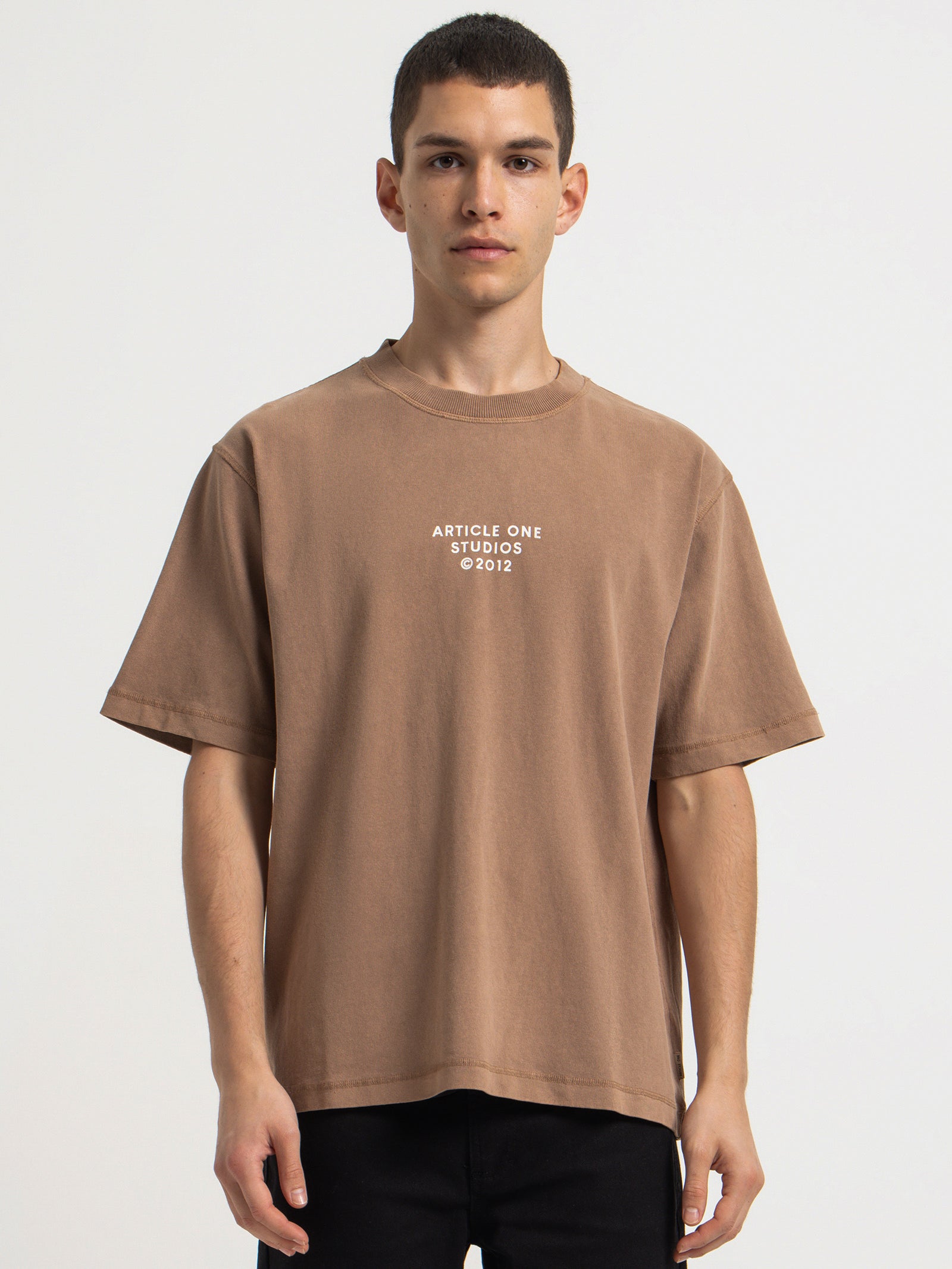 Studio Logo T-Shirt in Pecan