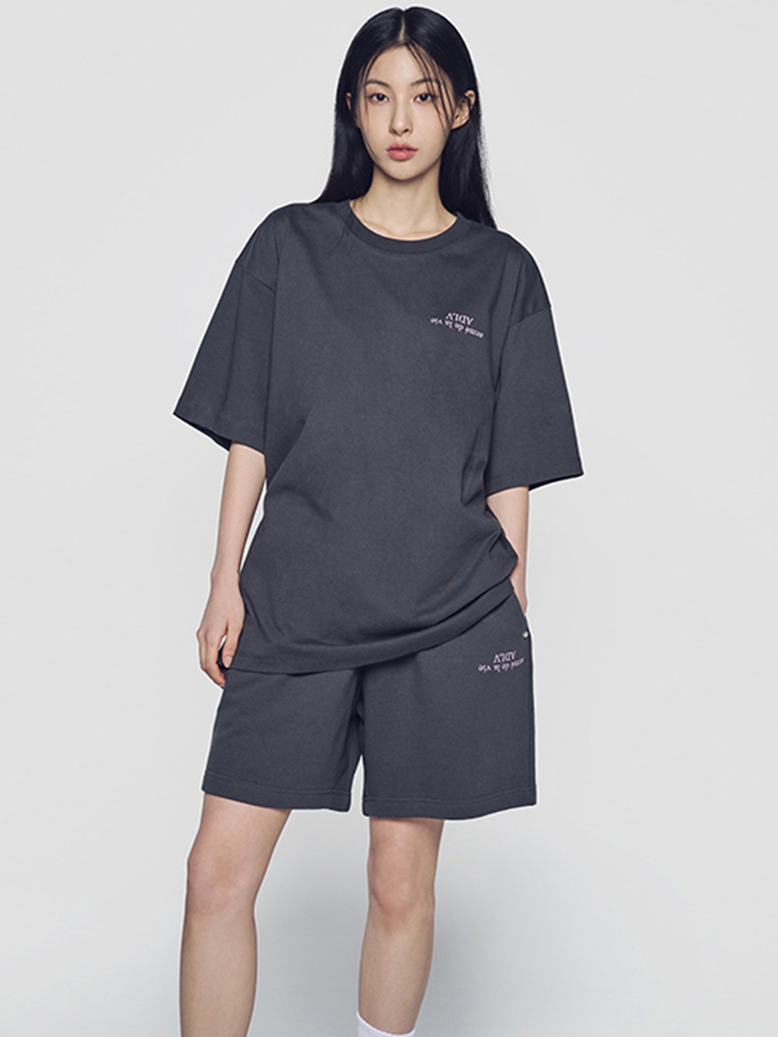 Upside Down Logo Basic Tee In Charcoal