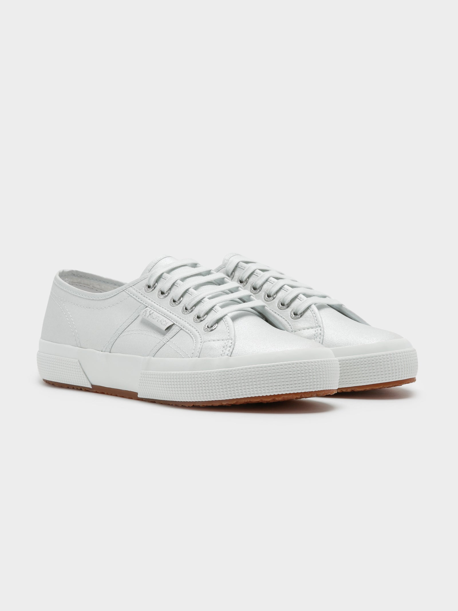 Womens 2750 Pearl Canvas Sneakers in Silver & White