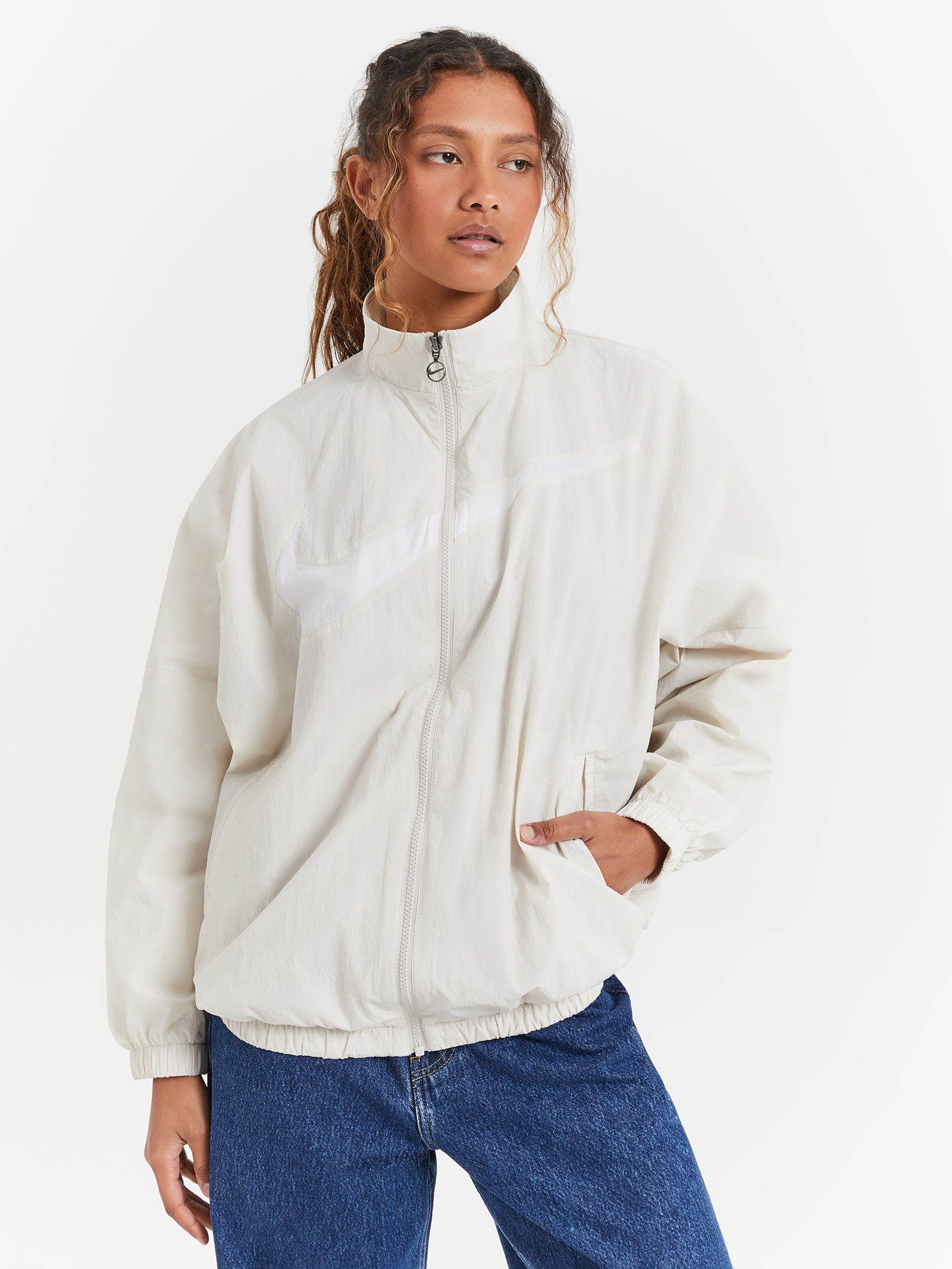 Sportswear Essentials Woven Jacket in Lt Orewood