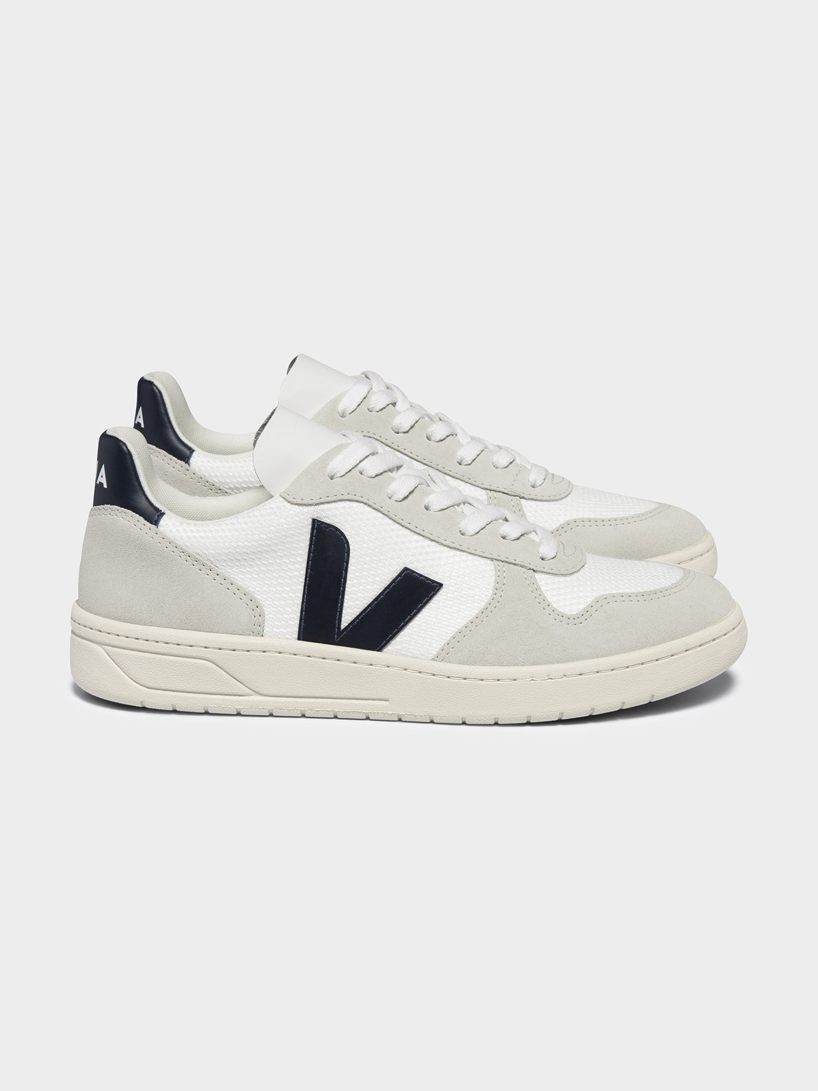 Mens V10 Leather Suede Sneakers in White & Navy