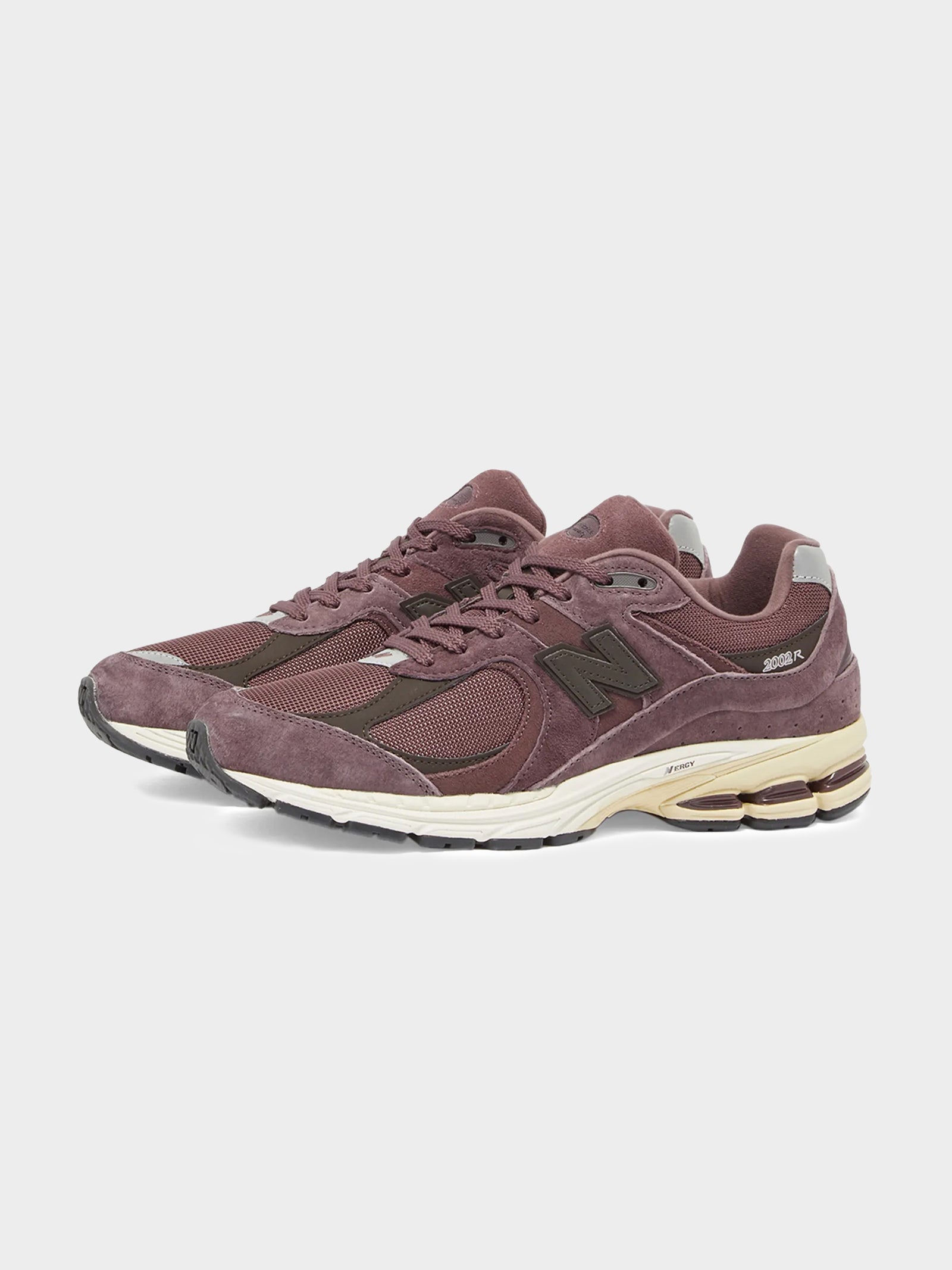 Unisex 2002 Sneakers in Maroon