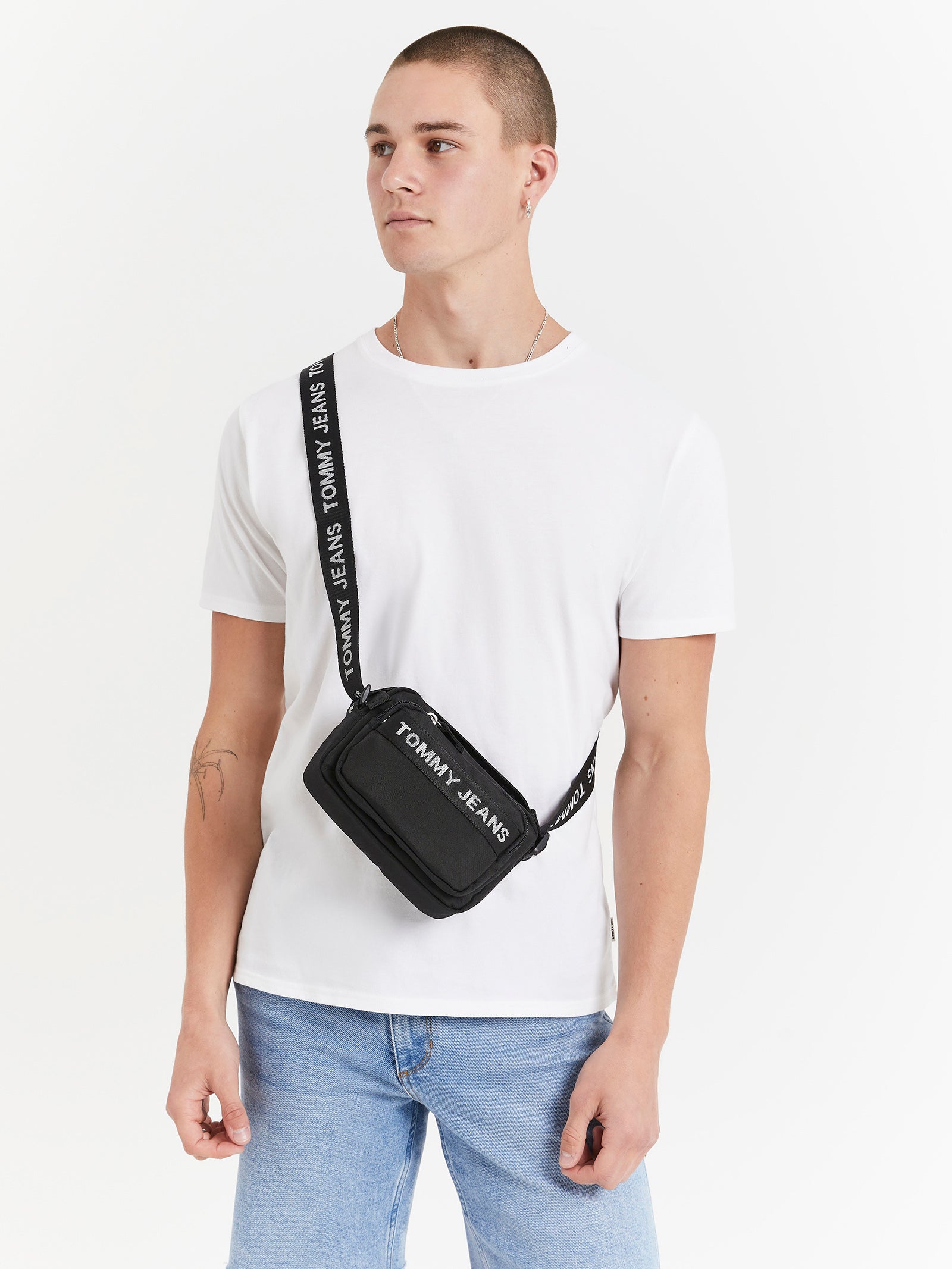 Essential Crossover Bag in Black