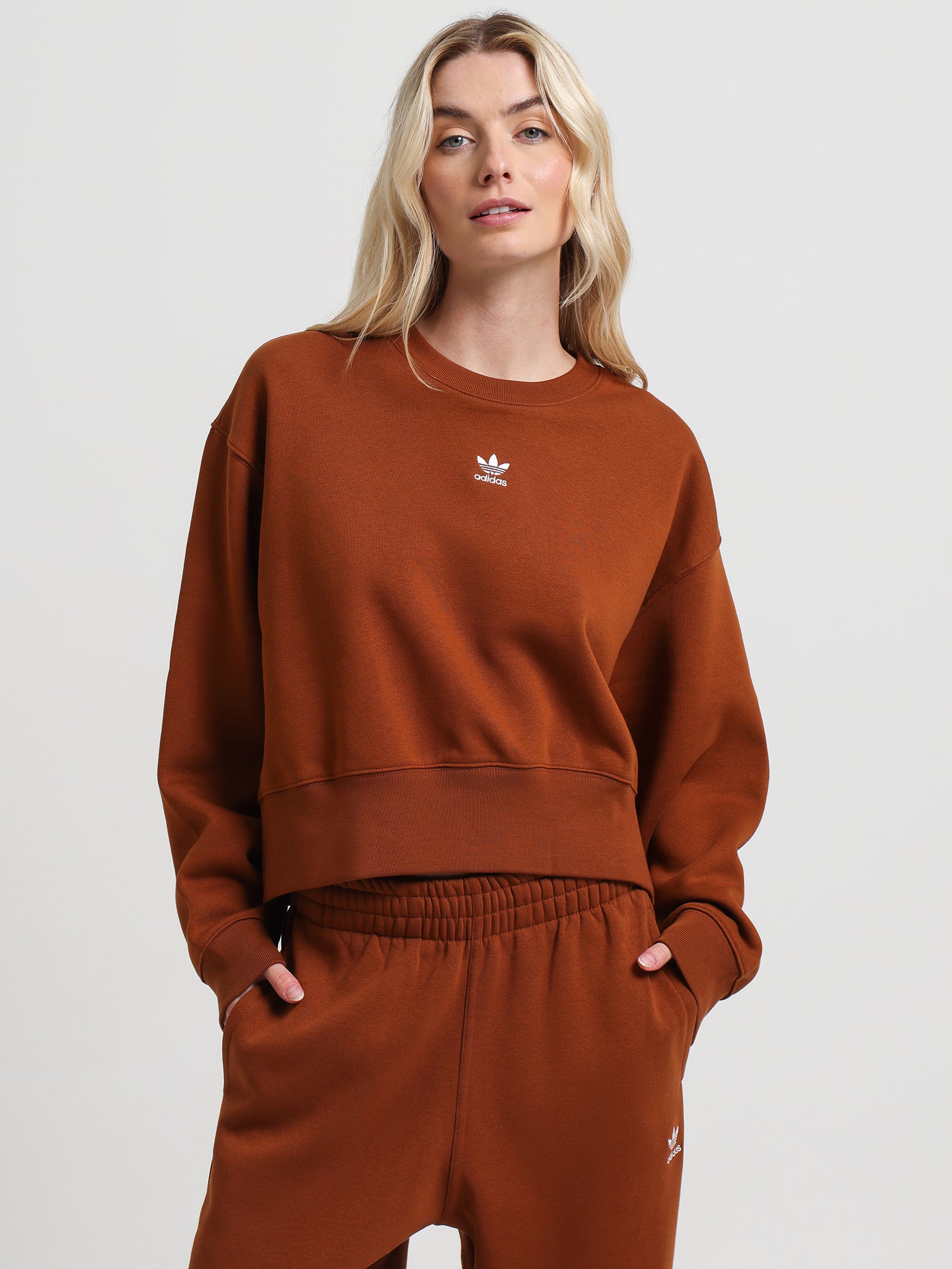 Adicolor Essentials Sweatshirt in Dust Rust