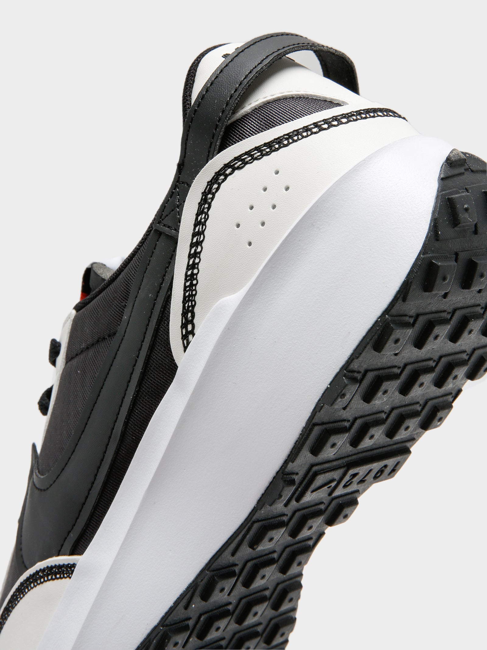 Mens Waffle Debut Sneakers in Black & White