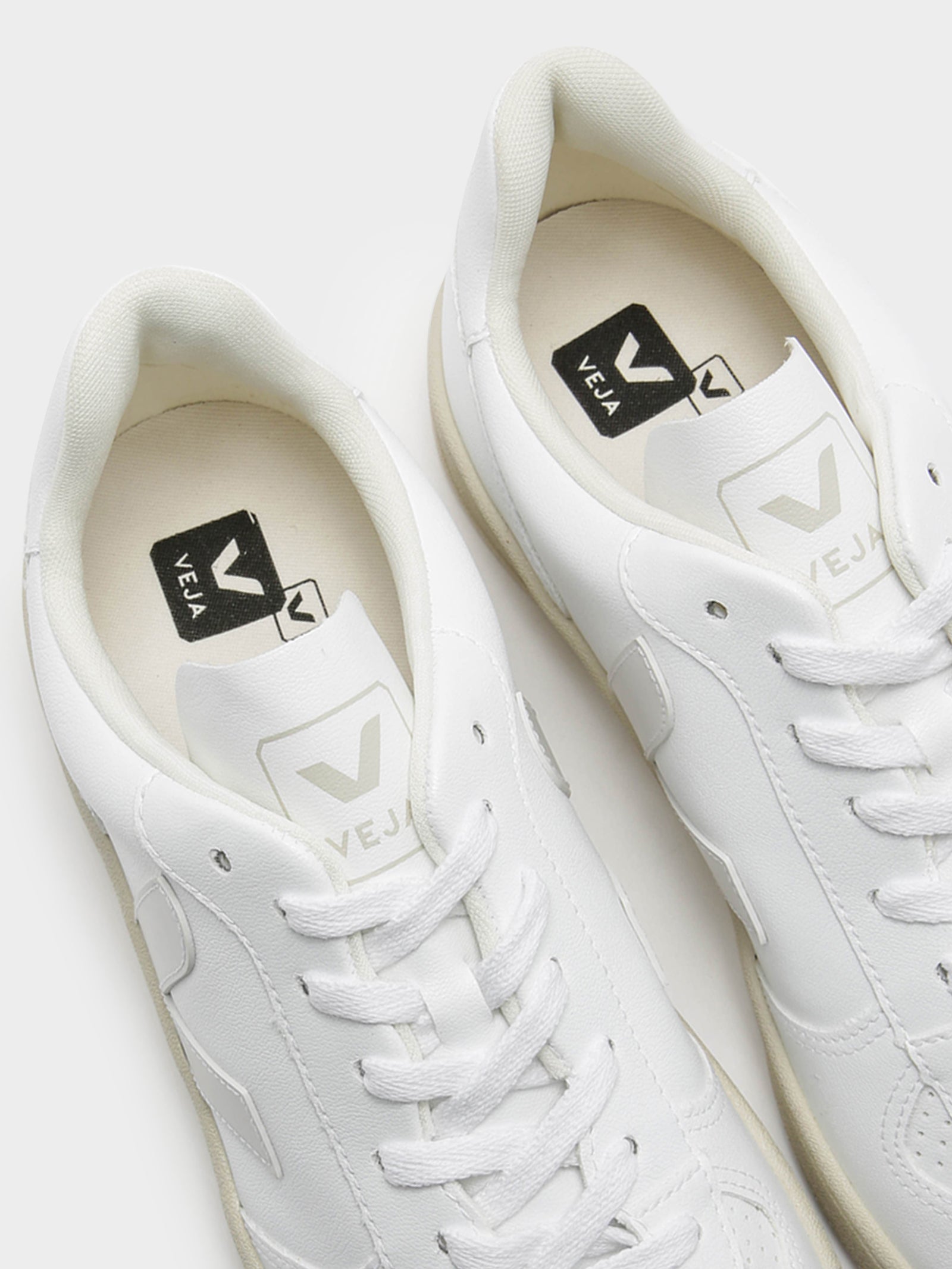 Unisex V-10 Leather Sneakers in White