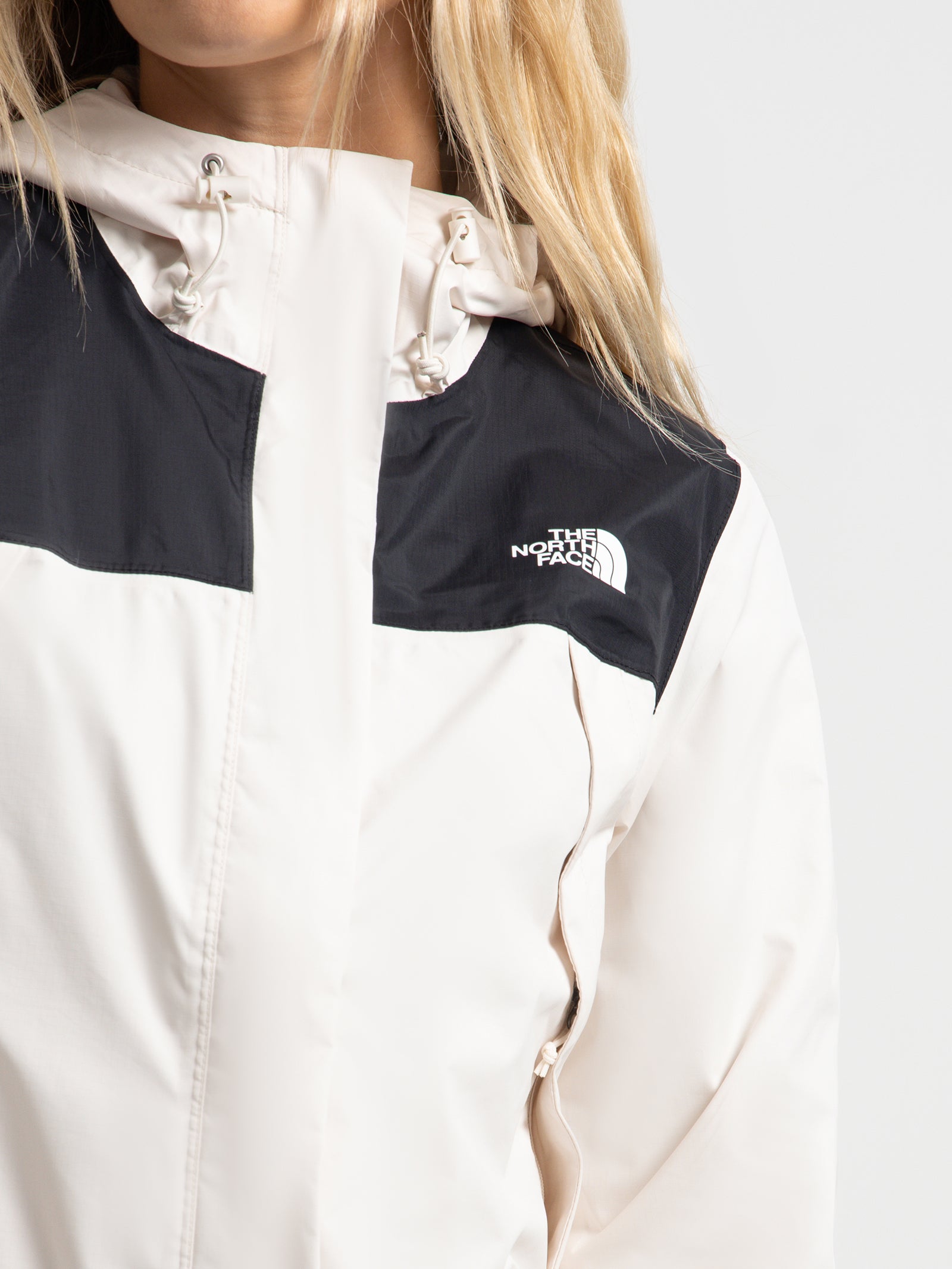 Antora Rain Jacket in TNF White