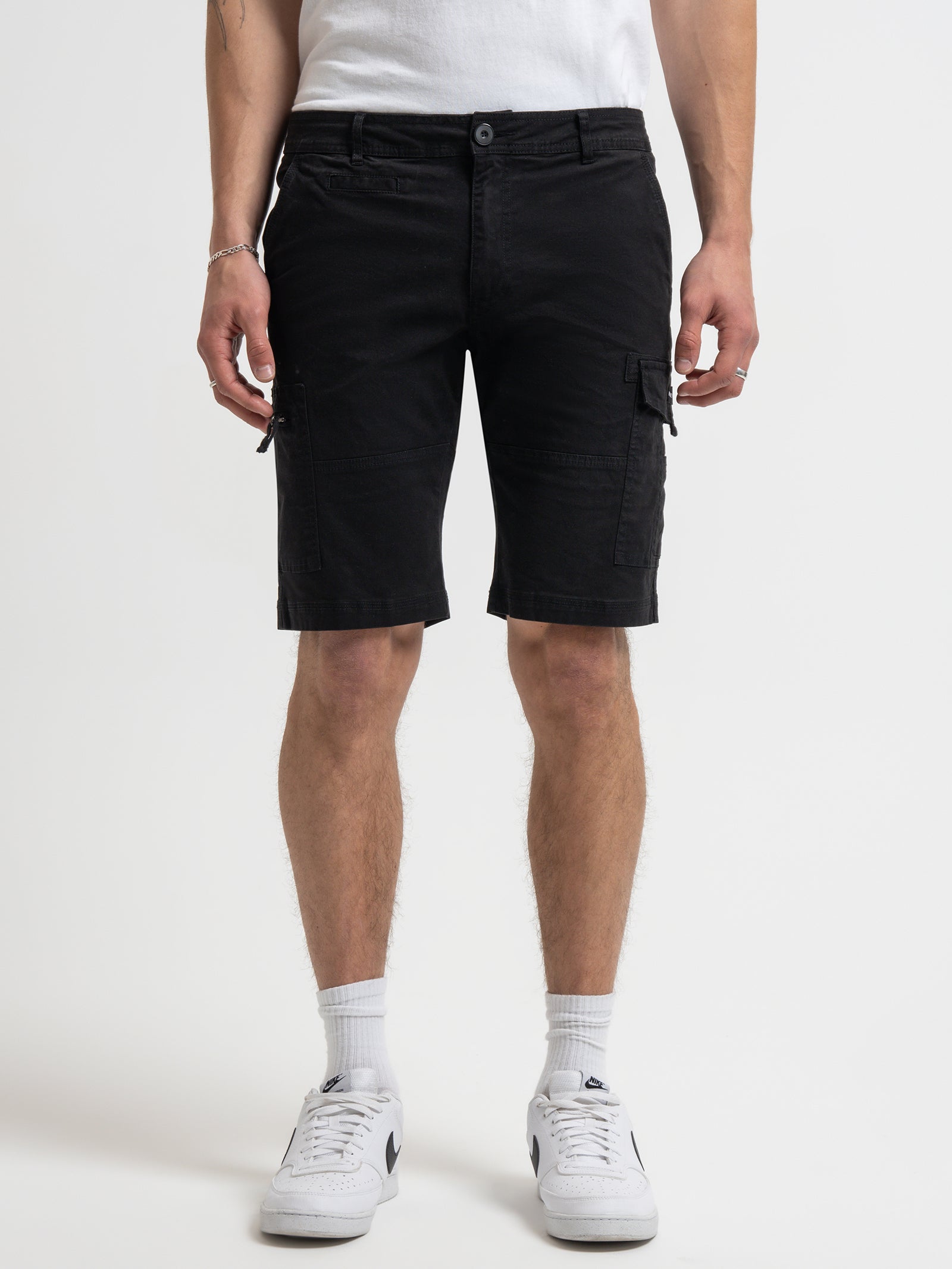 Leon Cargo Shorts in Black