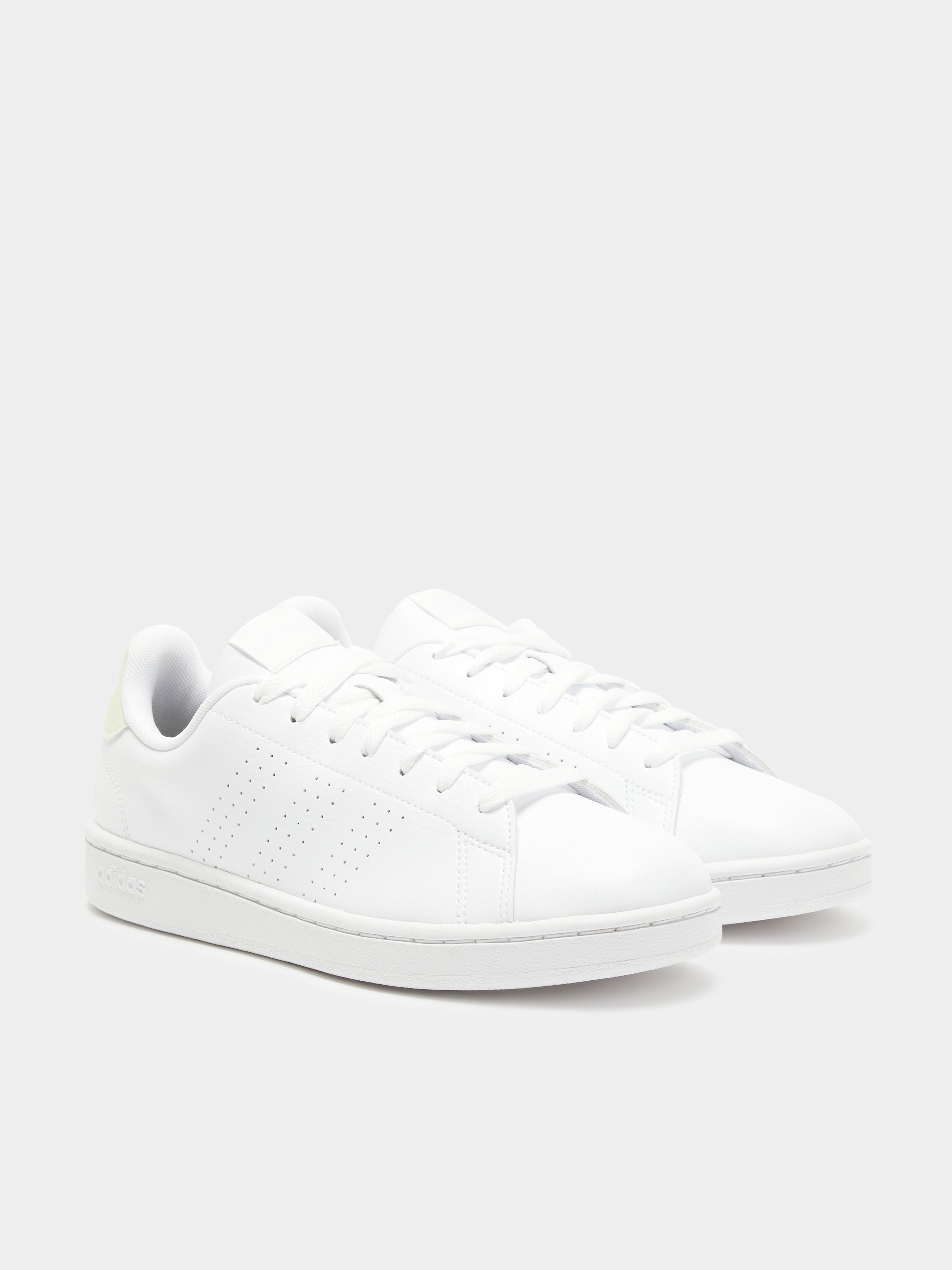 Womens Advantage Sneakers in Could White & Zero Metallic