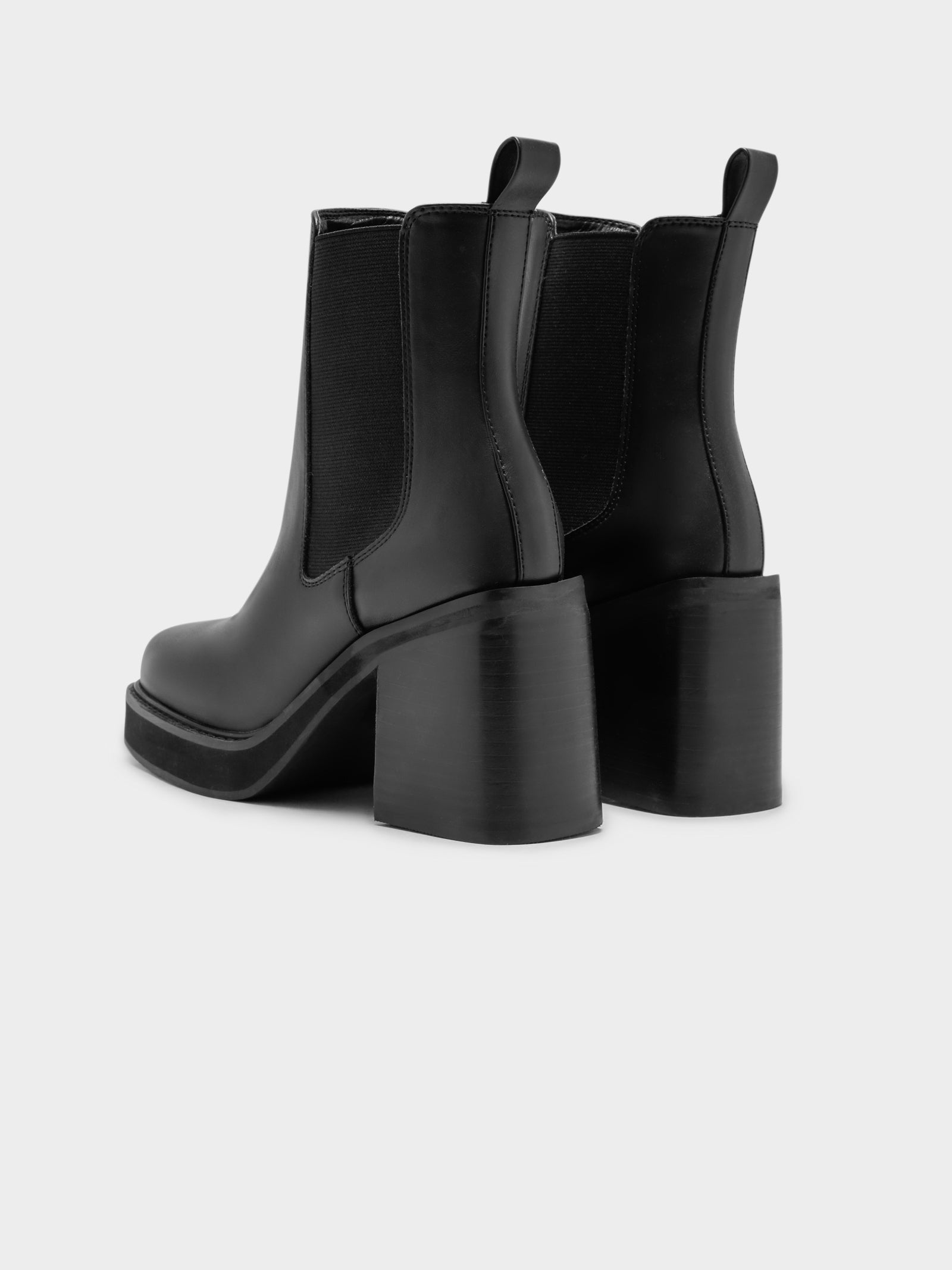 Womens Axel Boots in Smooth Black